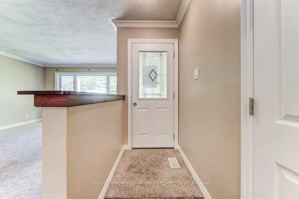35 Vista Crescent