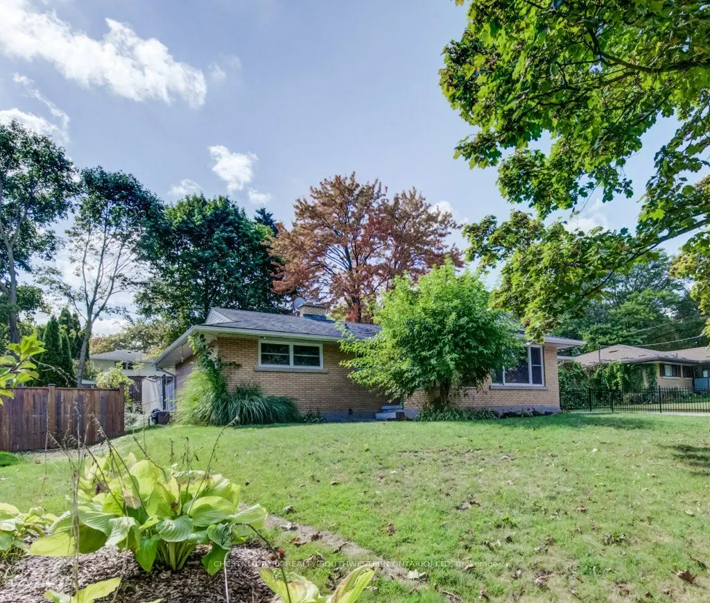 35 Vista Crescent