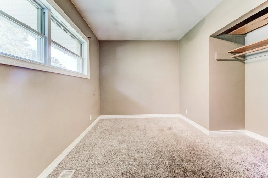 35 Vista Crescent