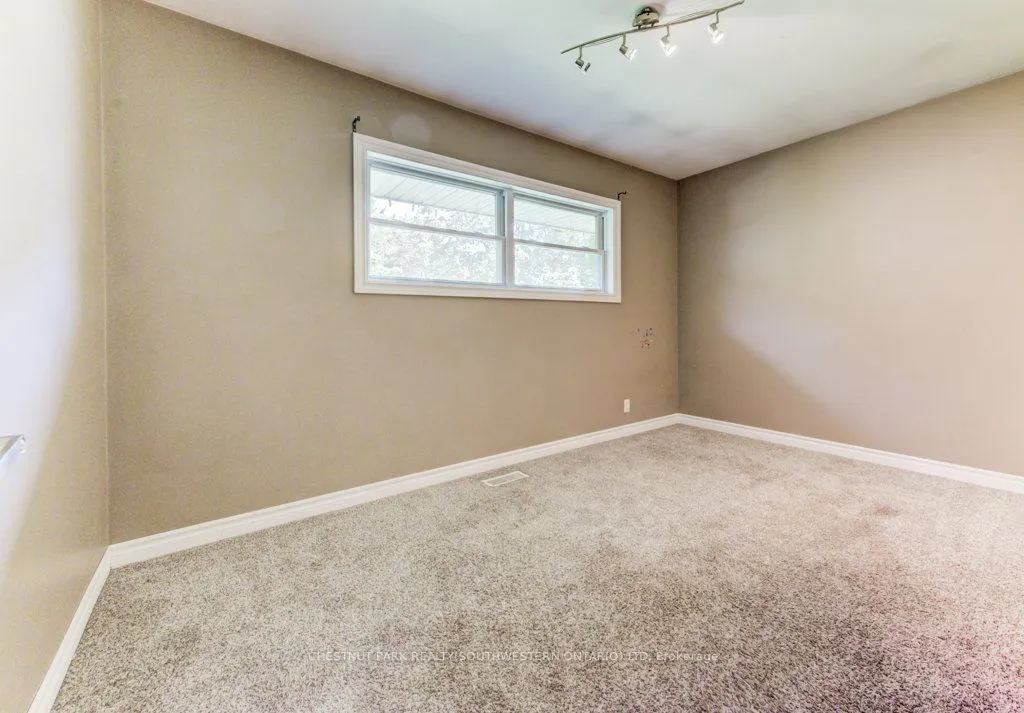 35 Vista Crescent