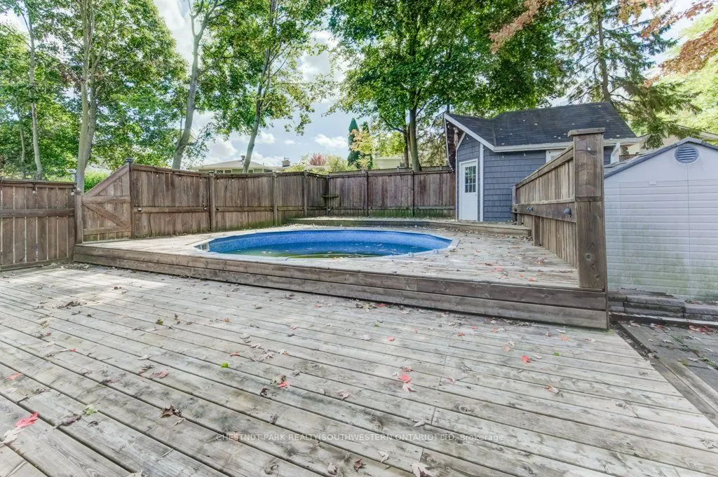 35 Vista Crescent