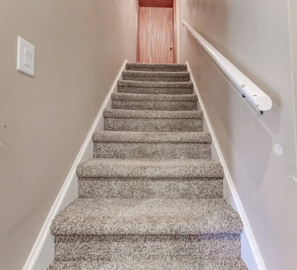 35 Vista Crescent