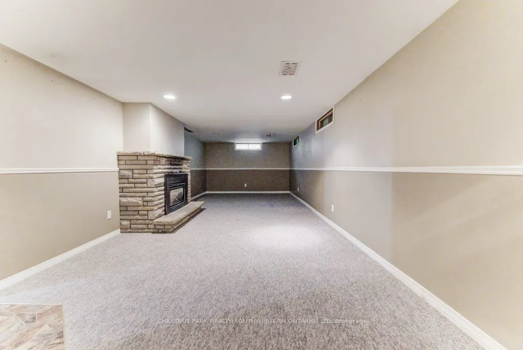 35 Vista Crescent