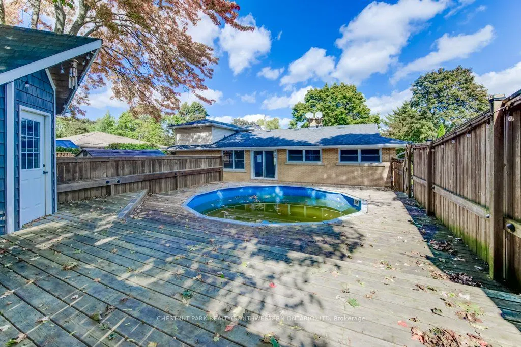 35 Vista Crescent
