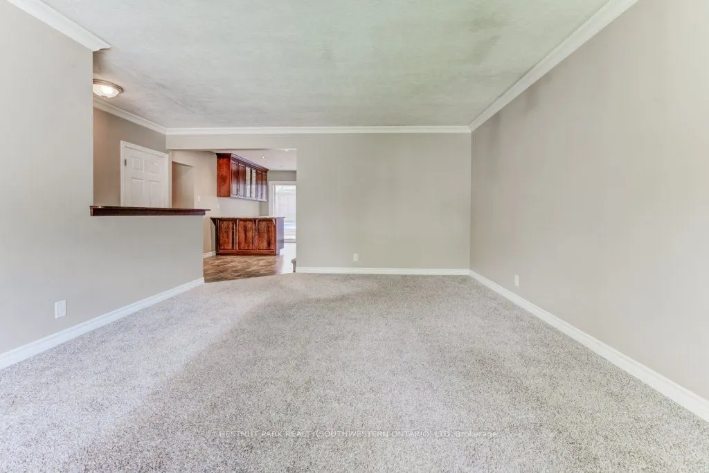 35 Vista Crescent