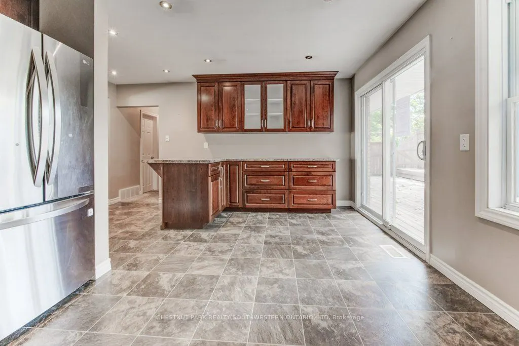 35 Vista Crescent