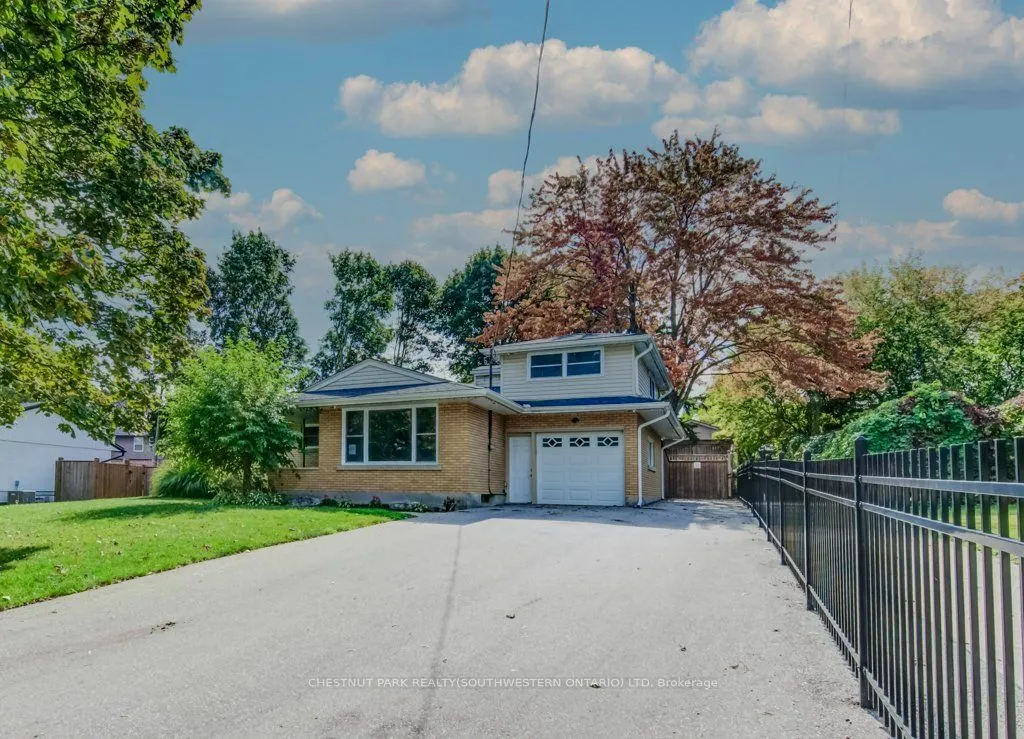 35 Vista Crescent