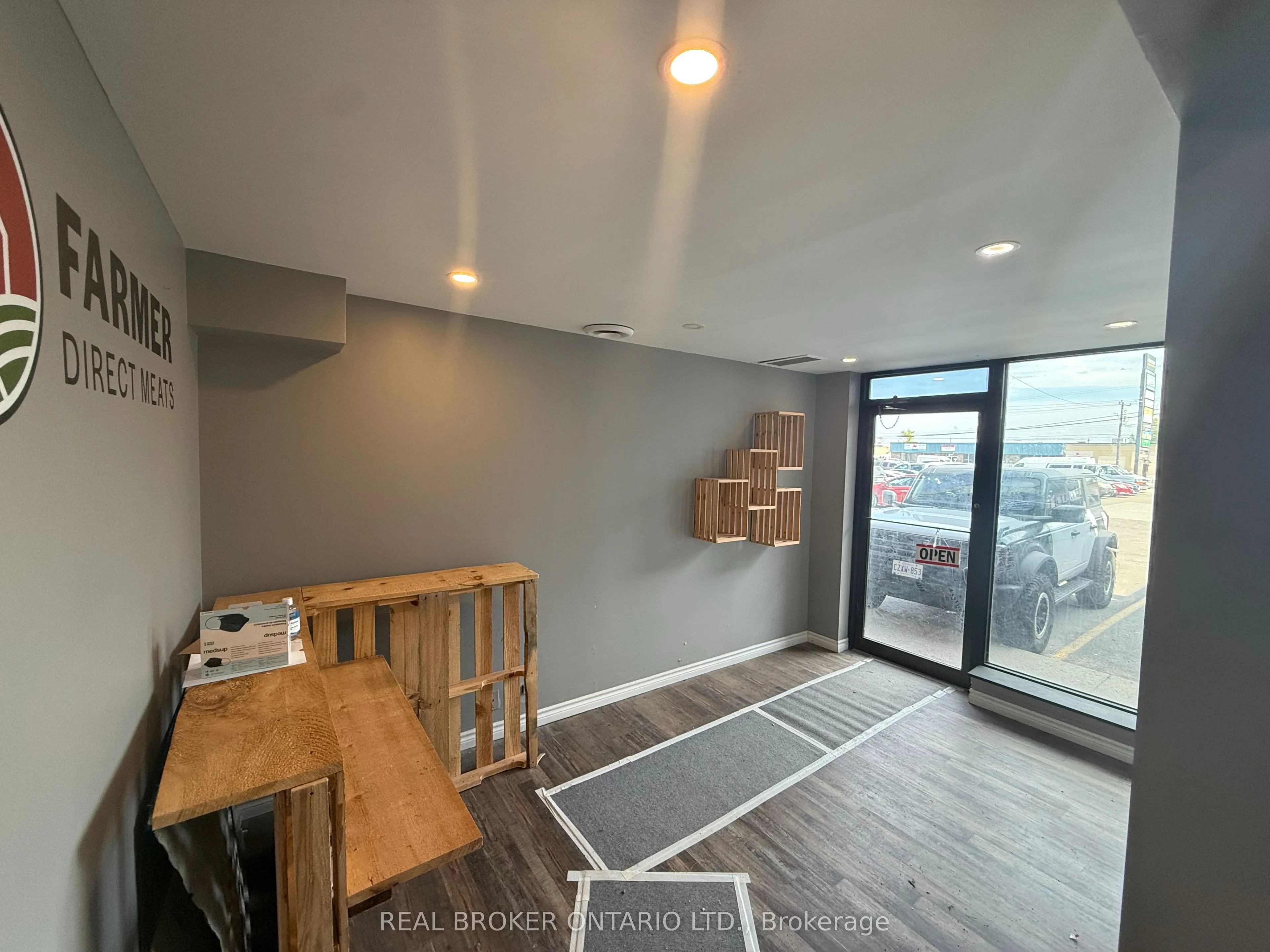 227 Bunting Road, #I