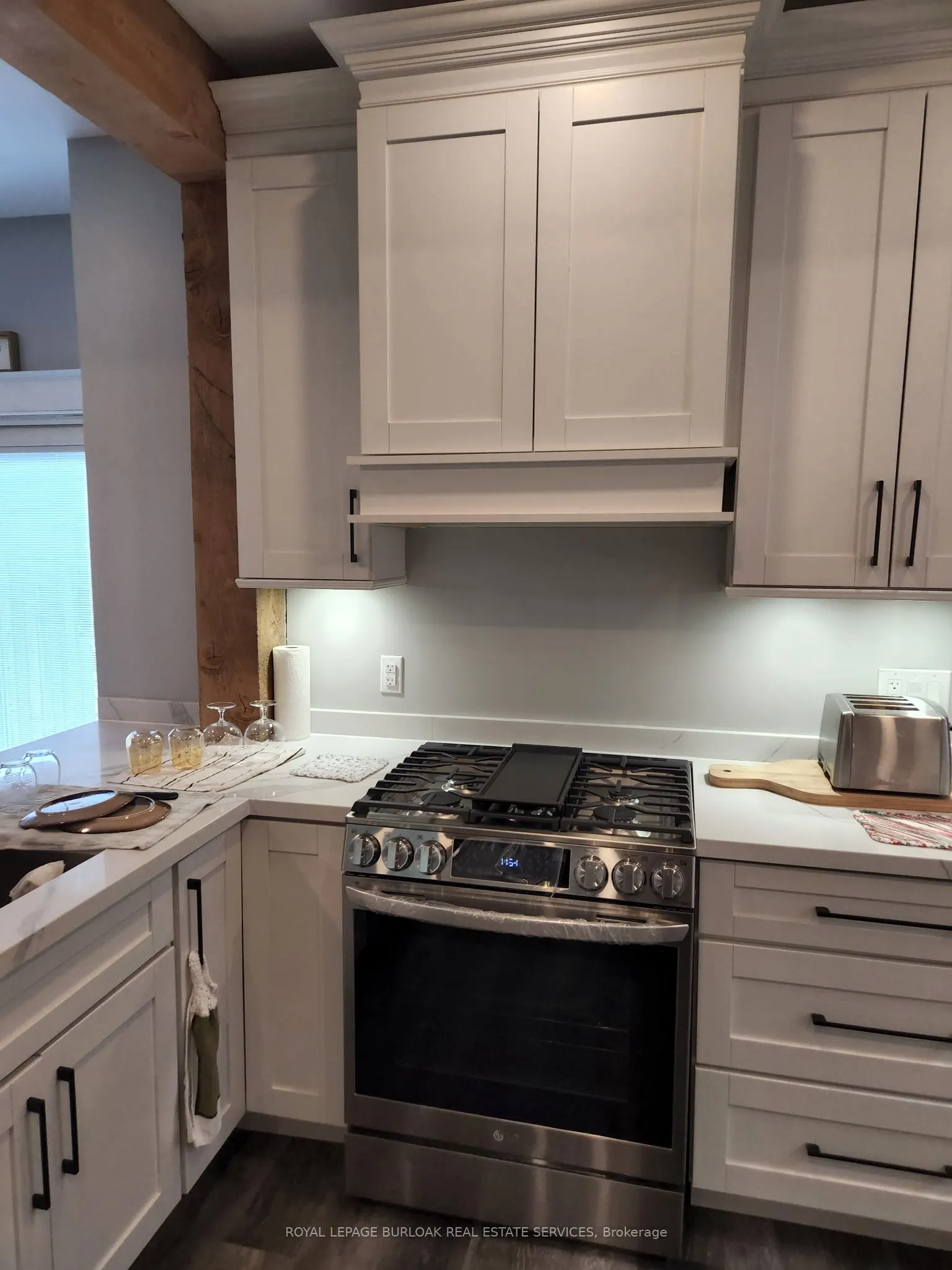16 Cedar Avenue, #1
