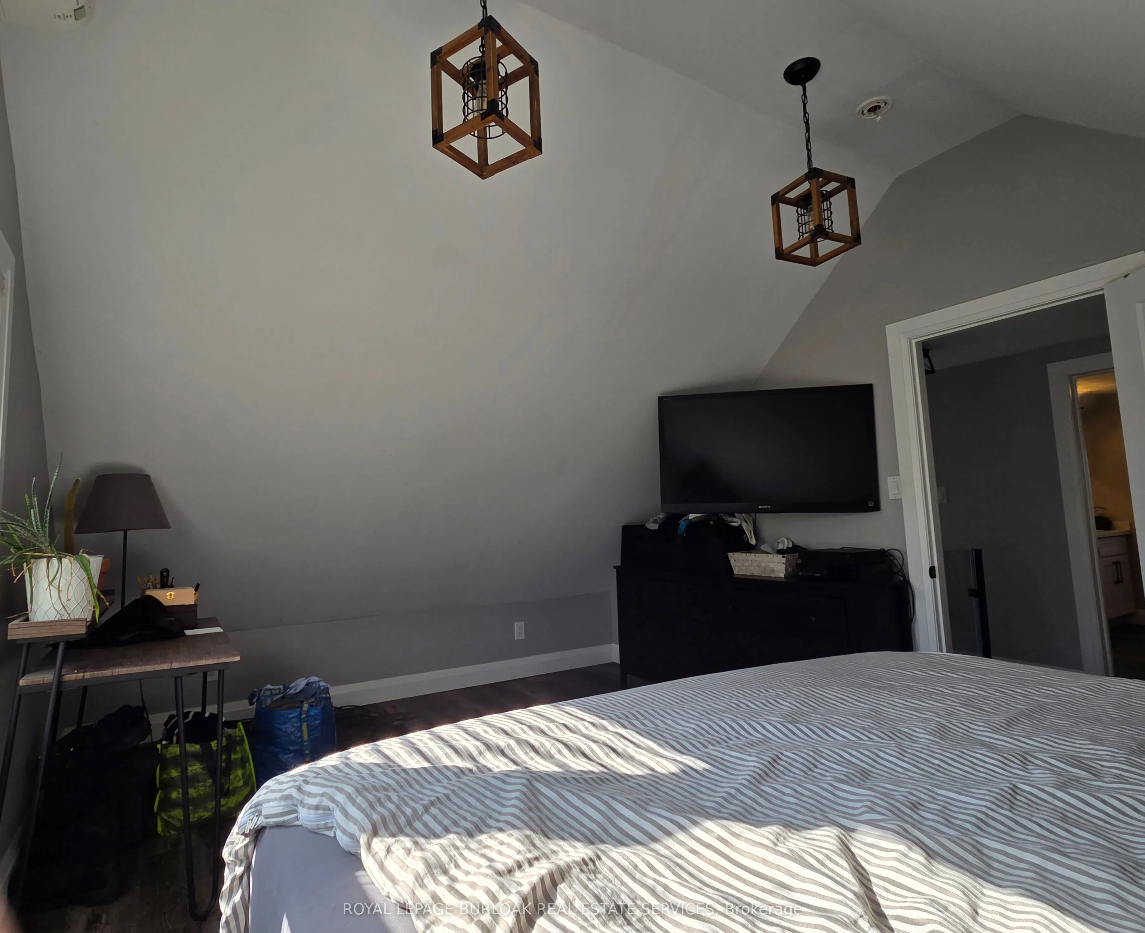 16 Cedar Avenue, #1