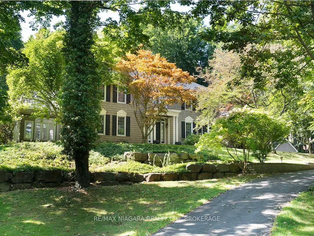 10187 Lakeshore Road W