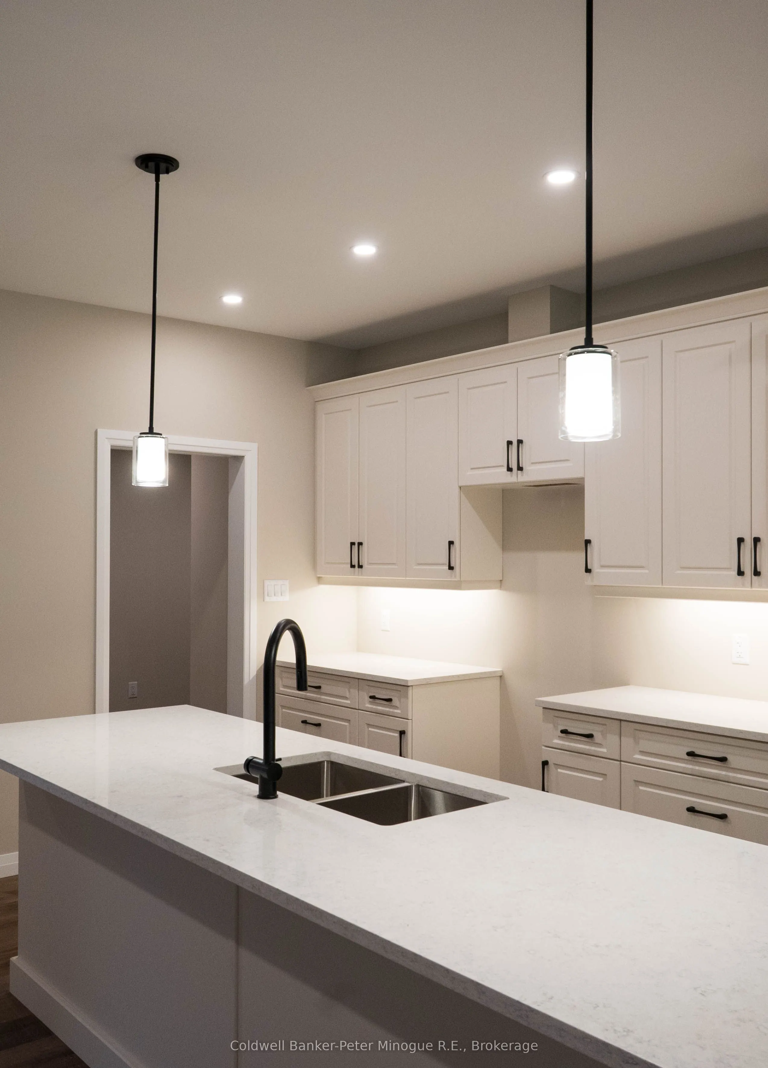 26 Masson Lane W
