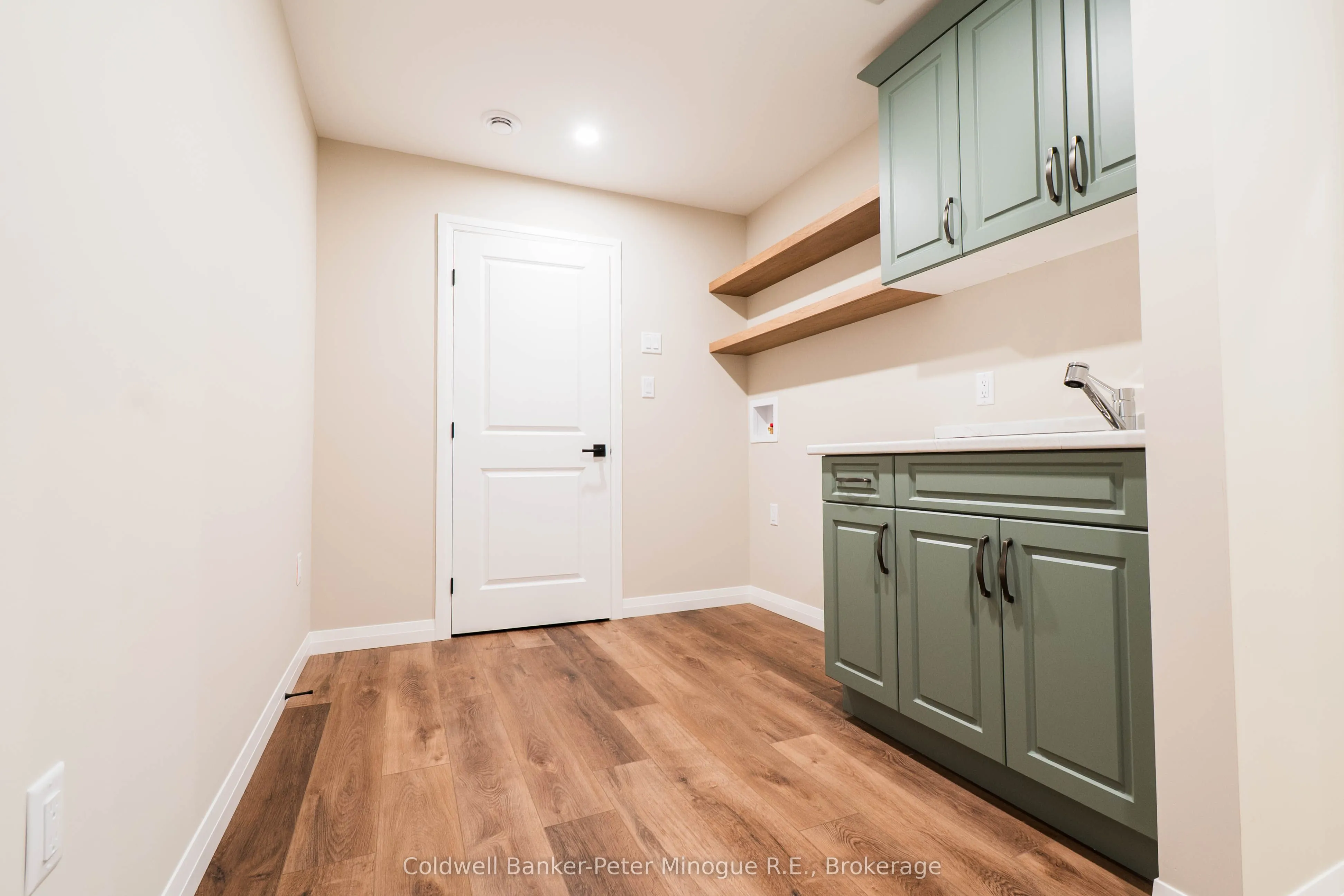 26 Masson Lane W