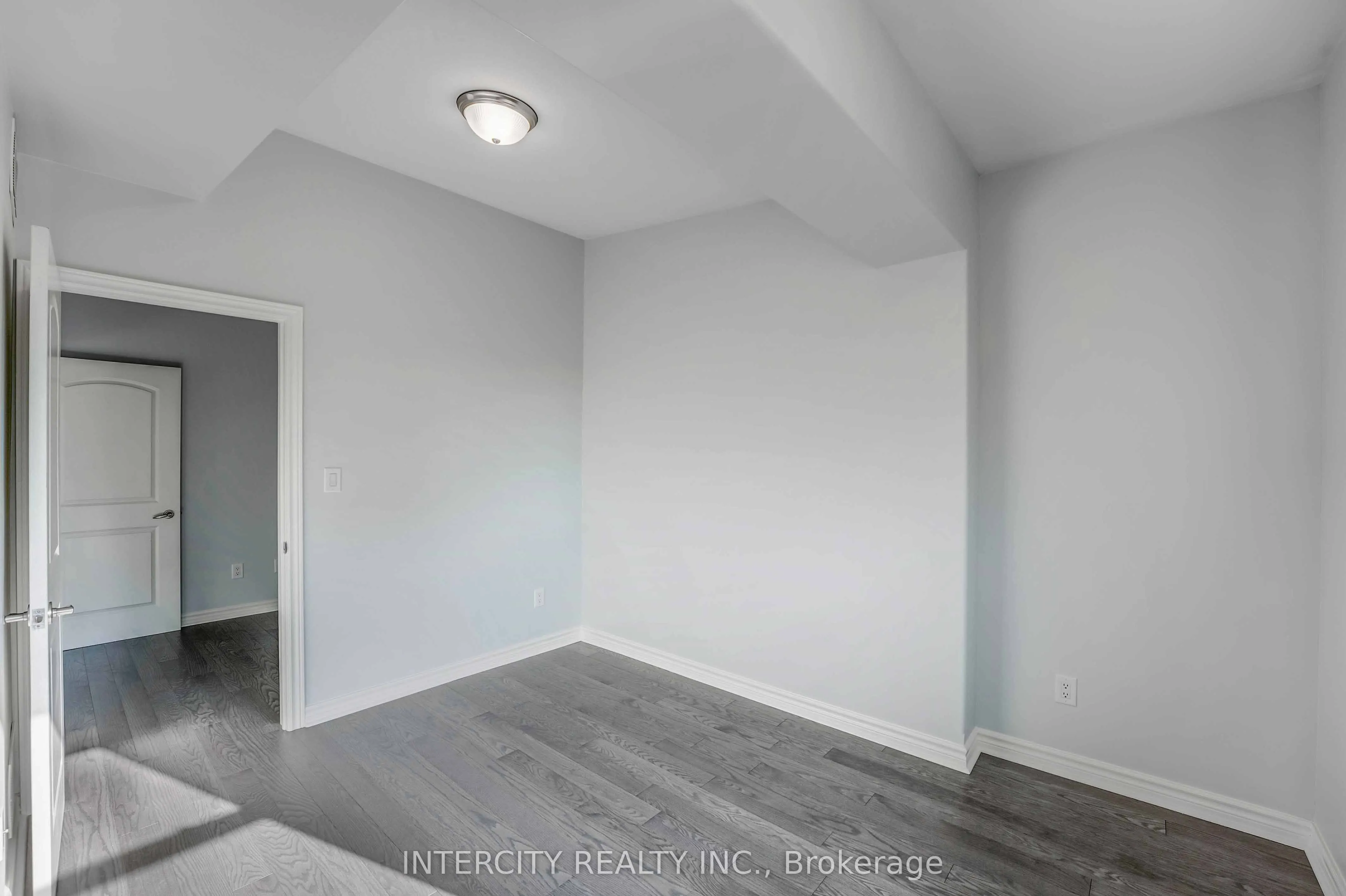 6928 Ailanthus Avenue E, #306