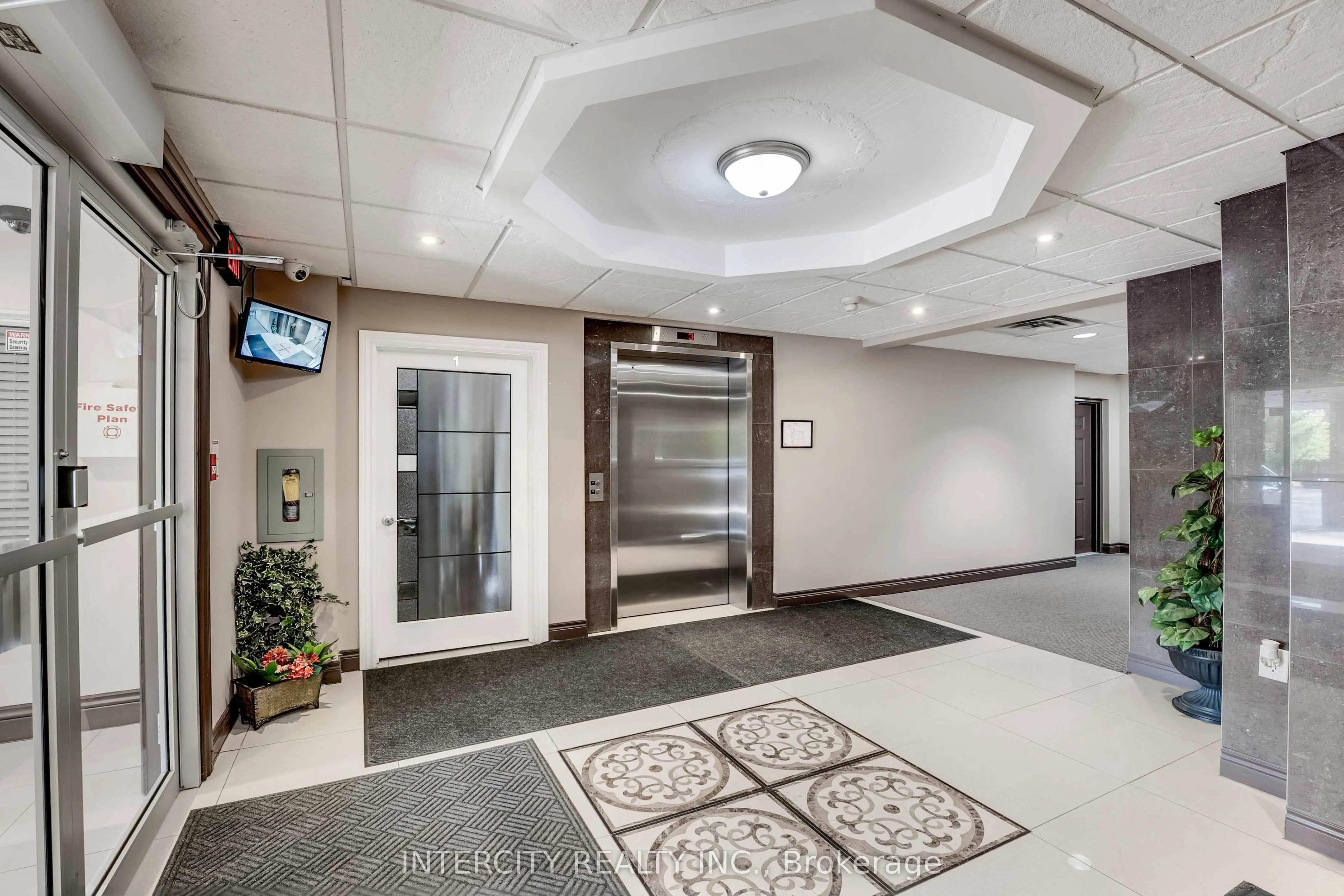 6928 Ailanthus Avenue E, #306