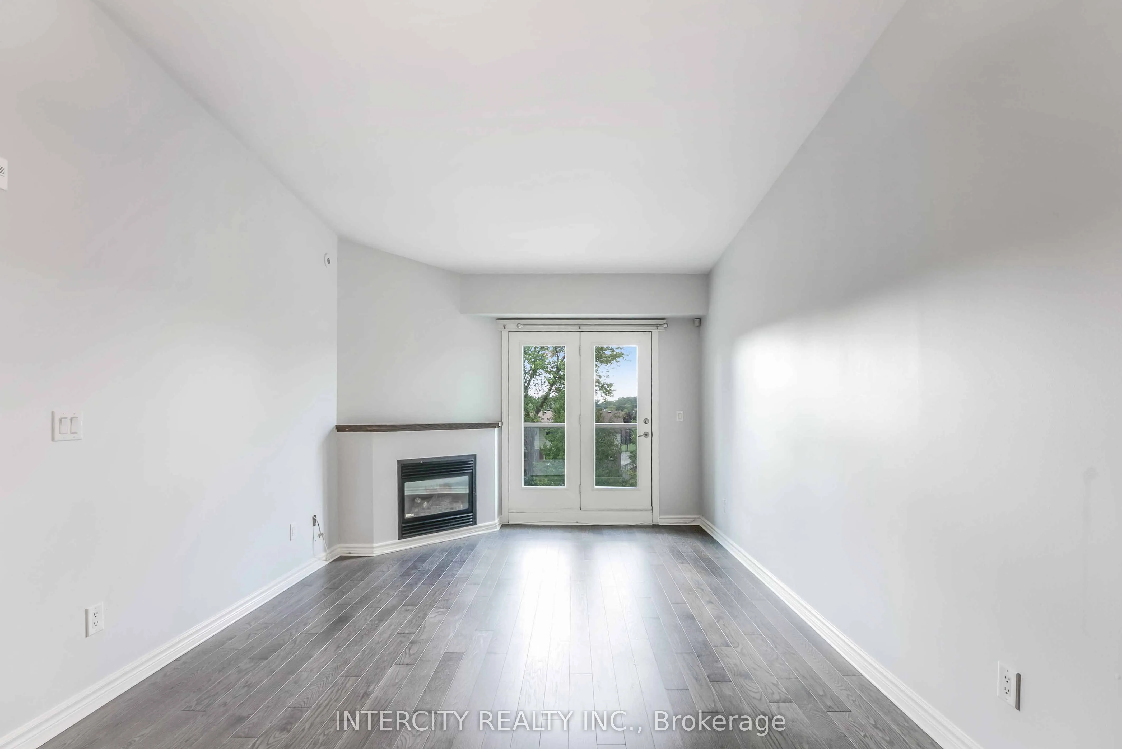 6928 Ailanthus Avenue E, #306