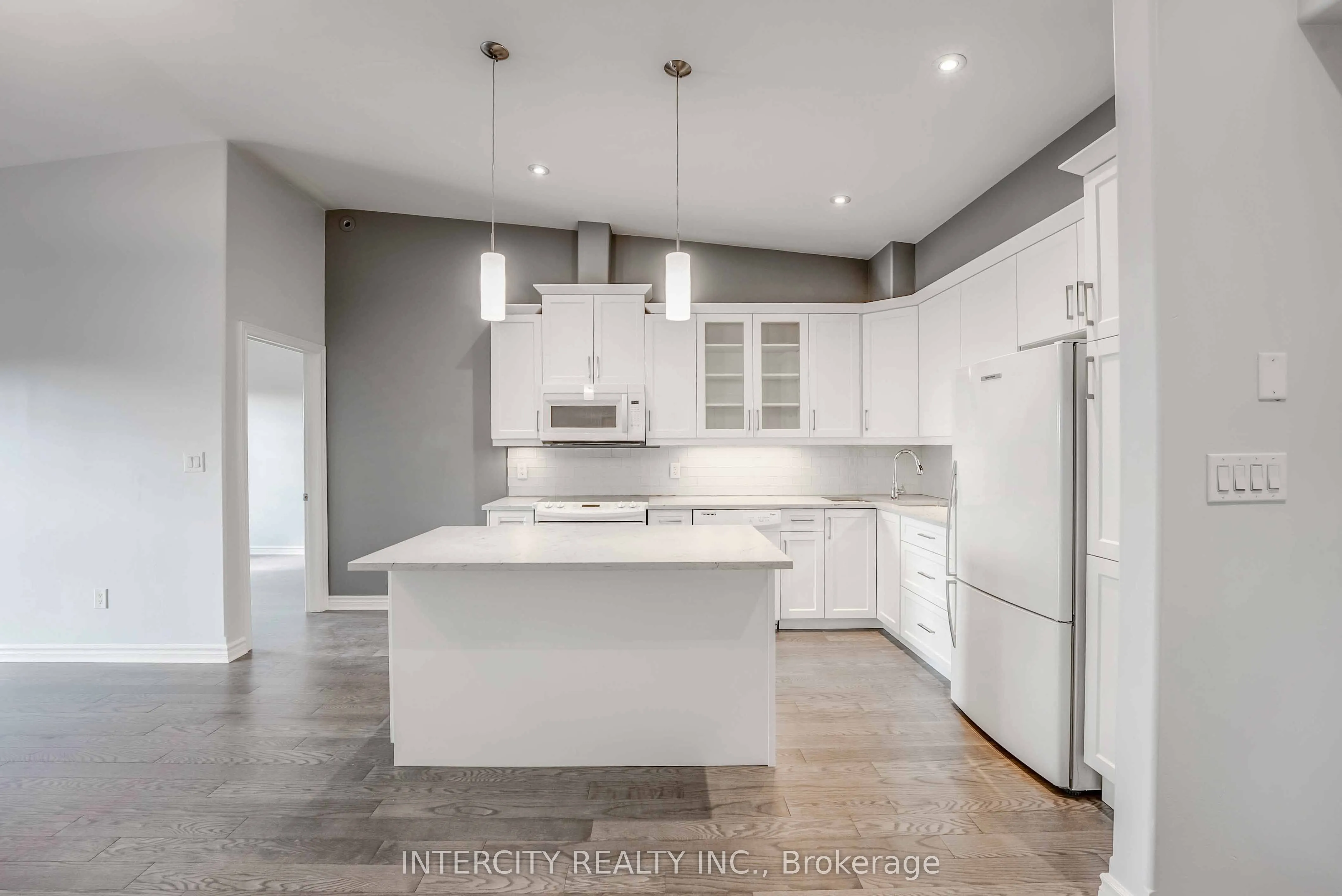 6928 Ailanthus Avenue E, #306