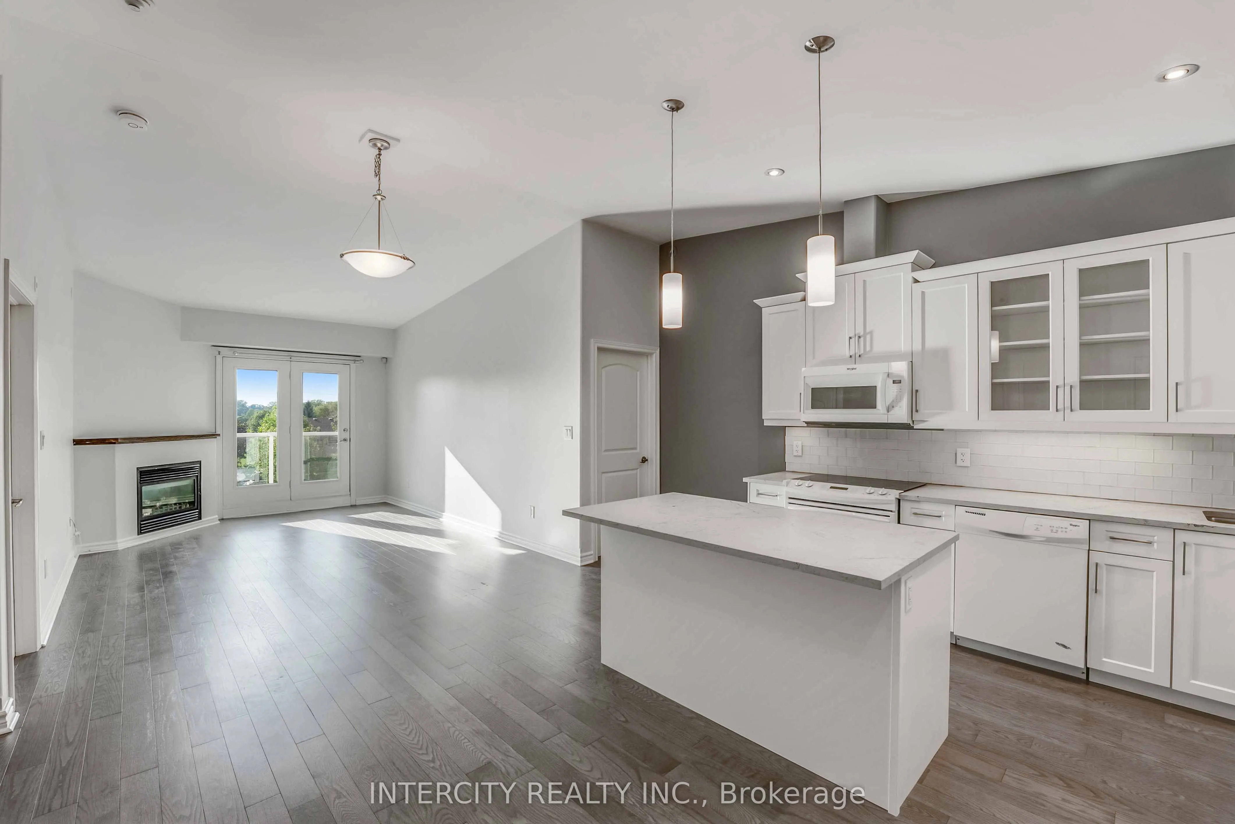 6928 Ailanthus Avenue E, #306