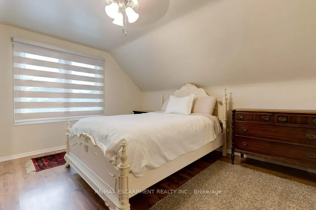 275 Montrose Avenue