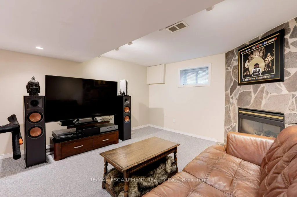 275 Montrose Avenue
