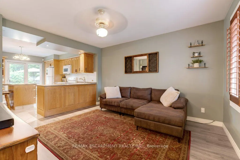 275 Montrose Avenue