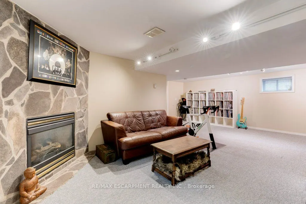 275 Montrose Avenue