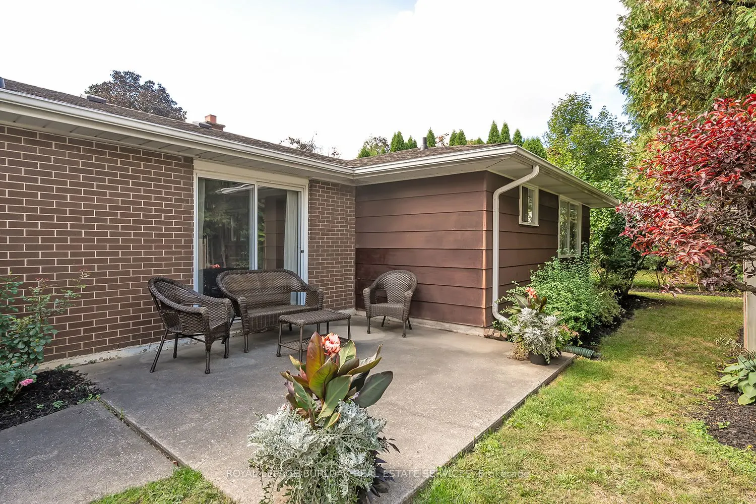 3 White Oaks Avenue