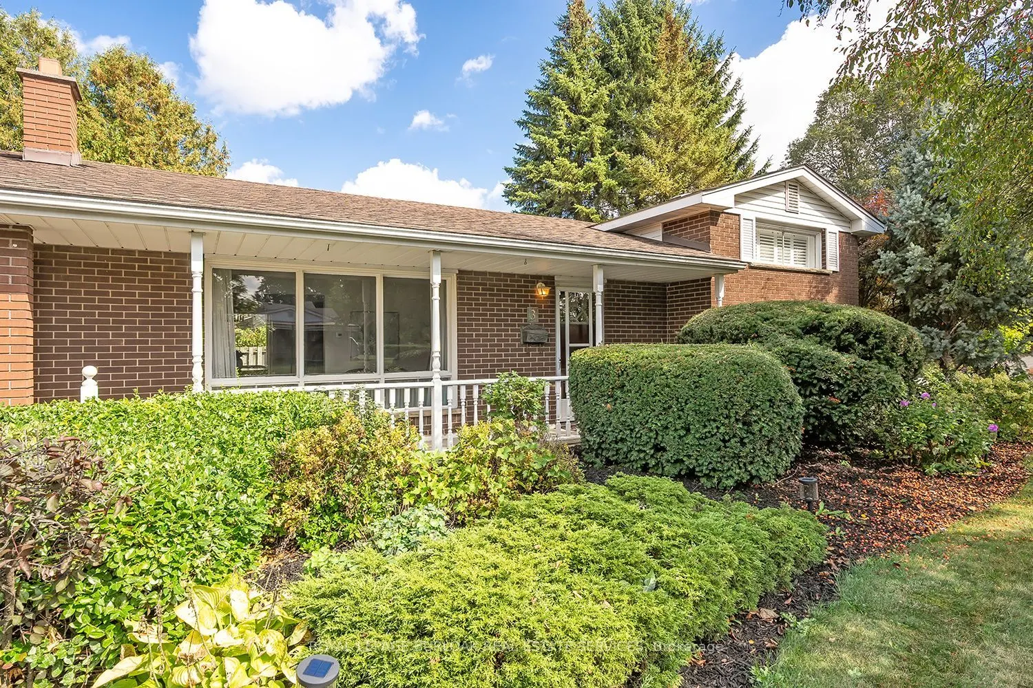 3 White Oaks Avenue