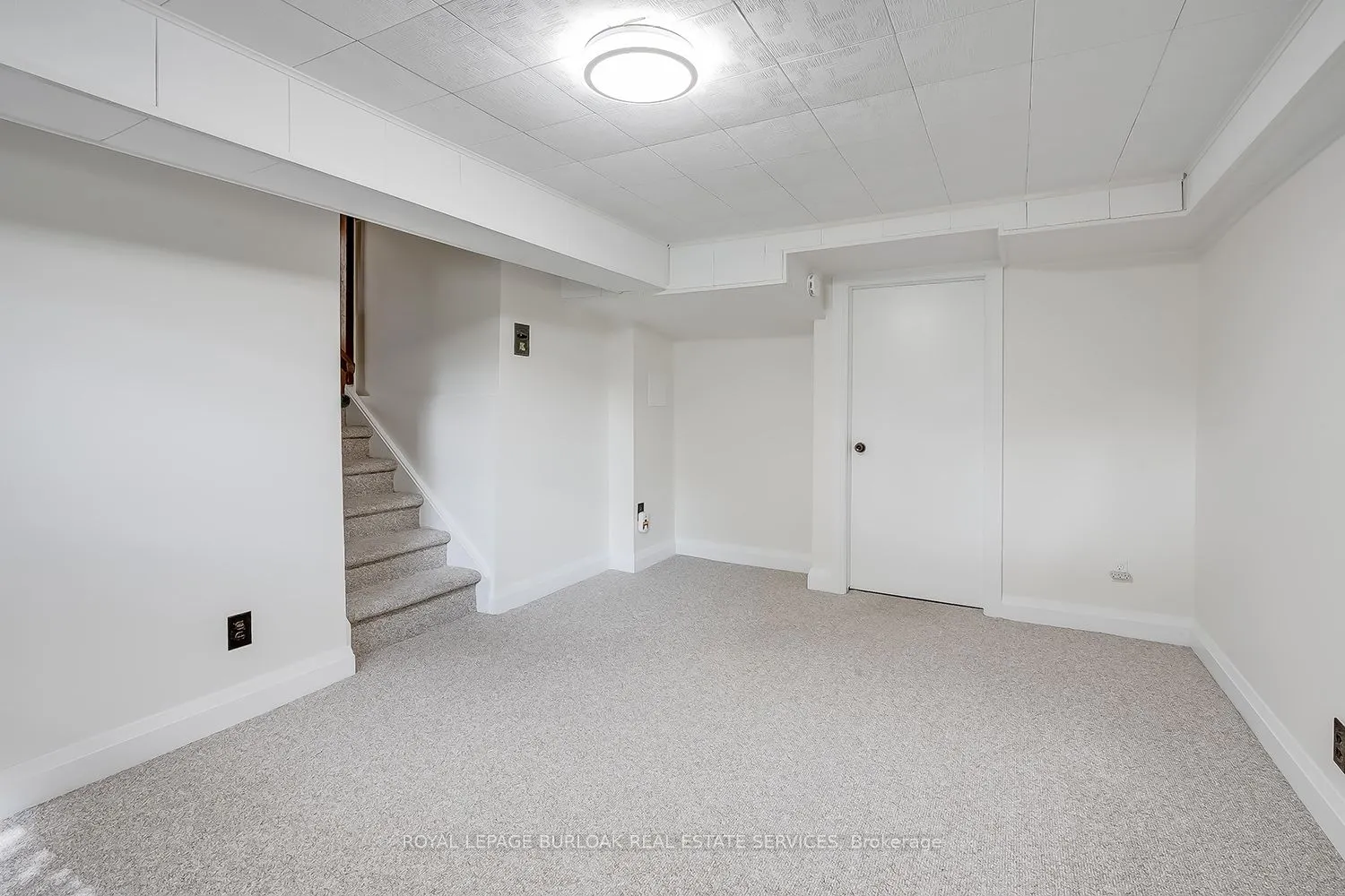 3 White Oaks Avenue