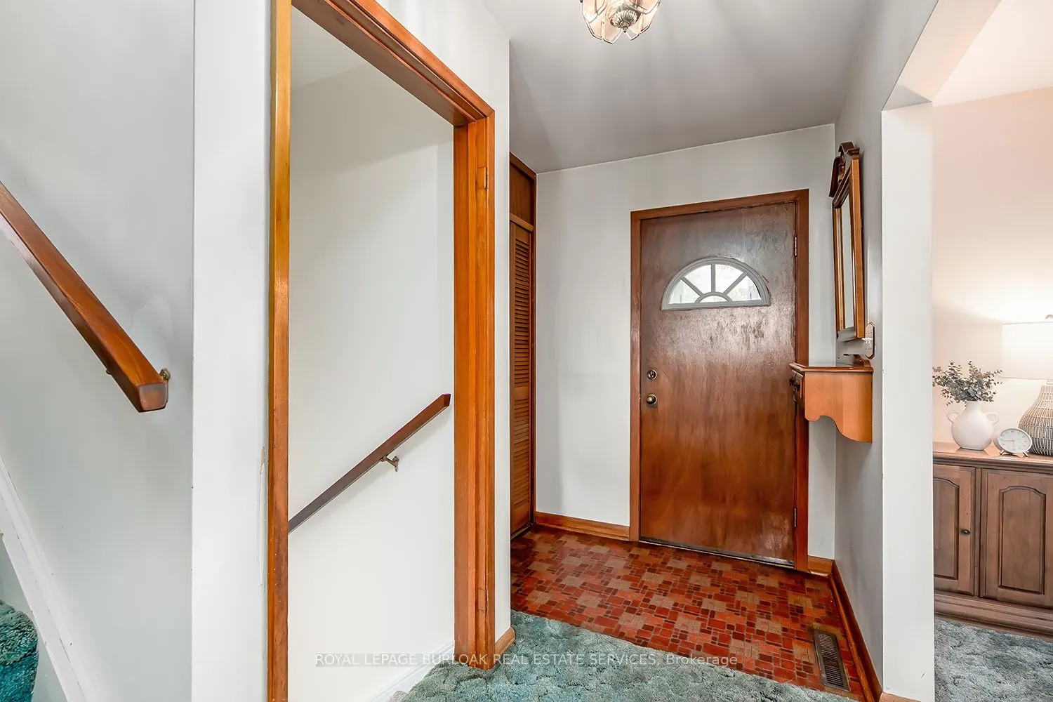 3 White Oaks Avenue