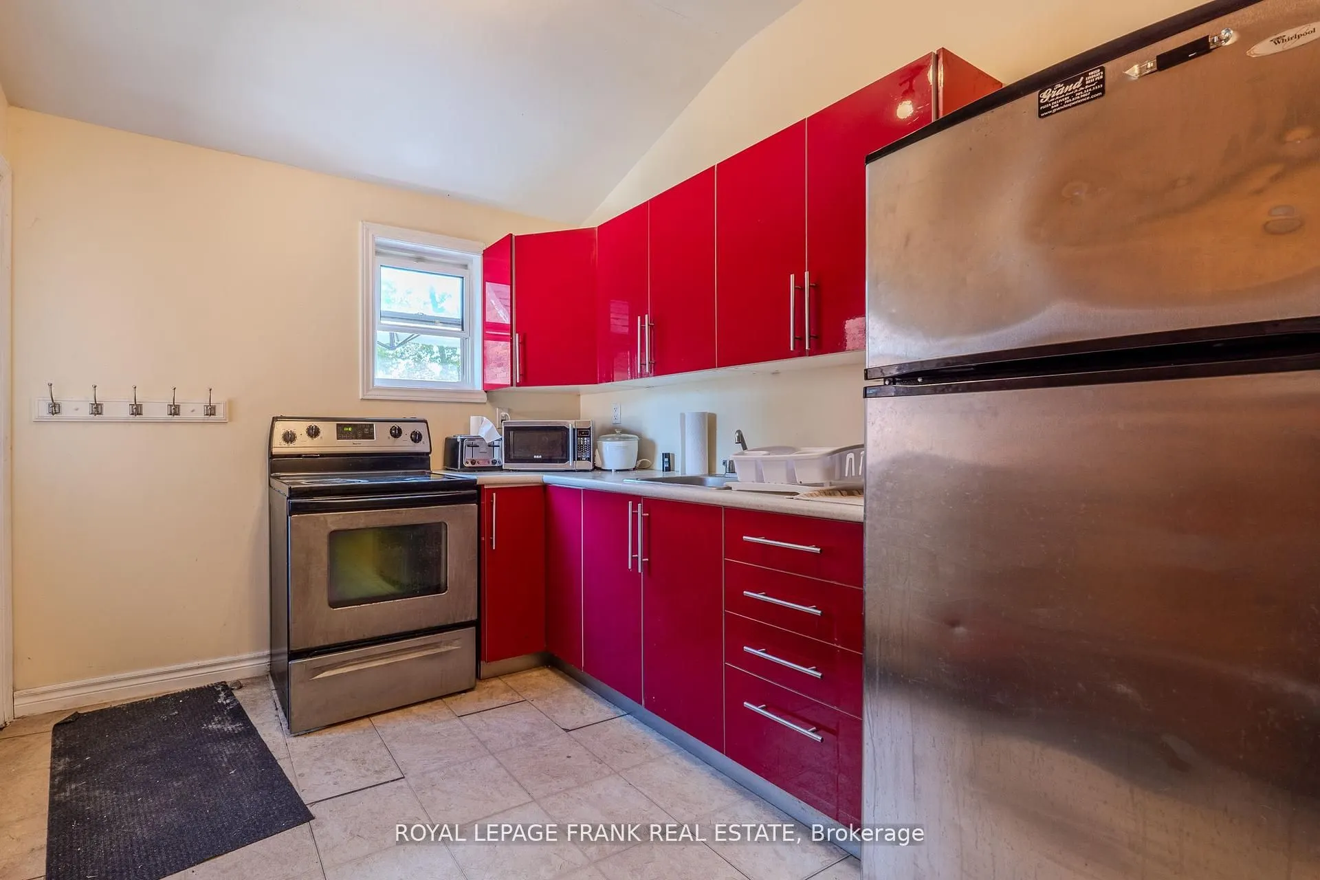 87 Durham Street W