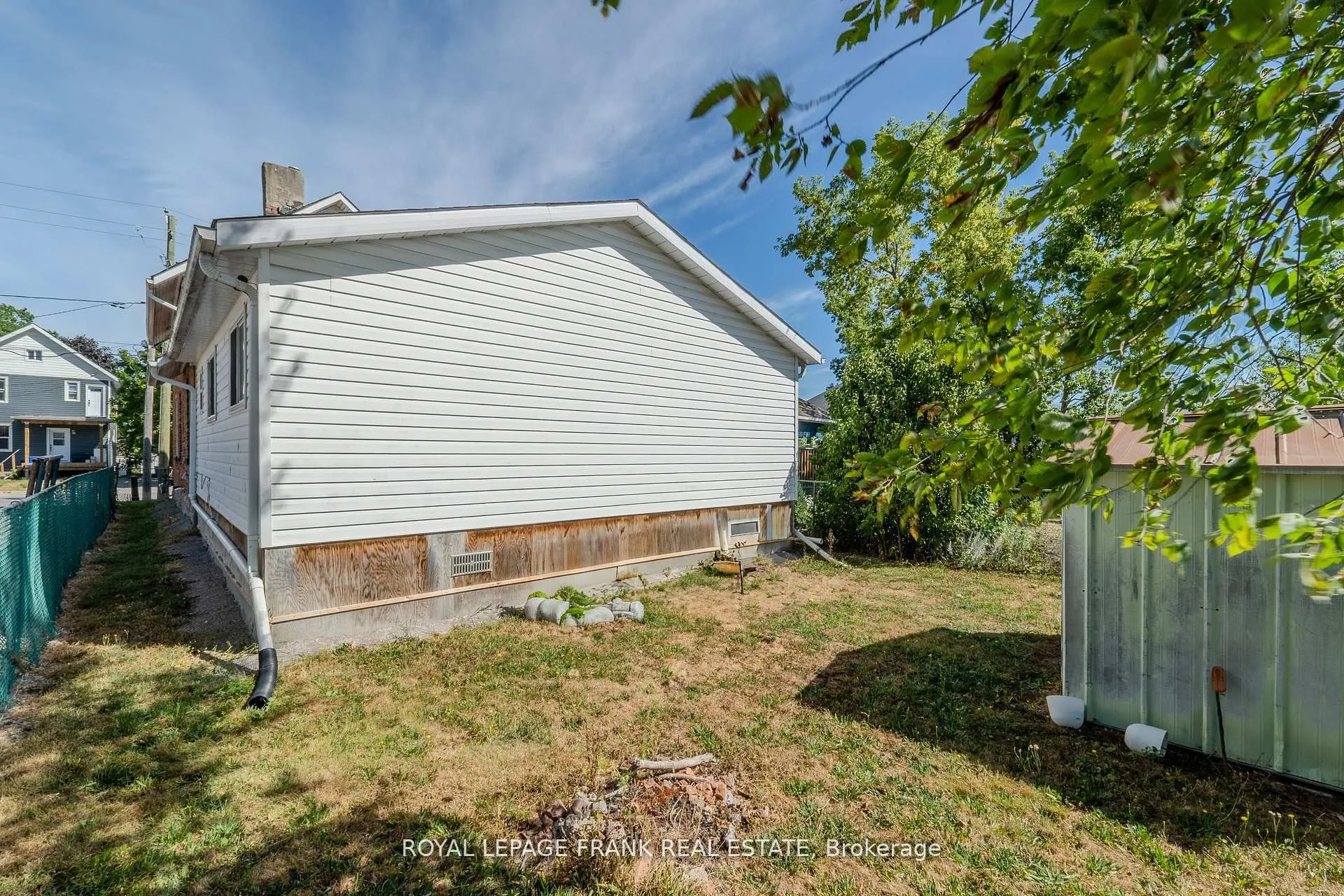87 Durham Street W