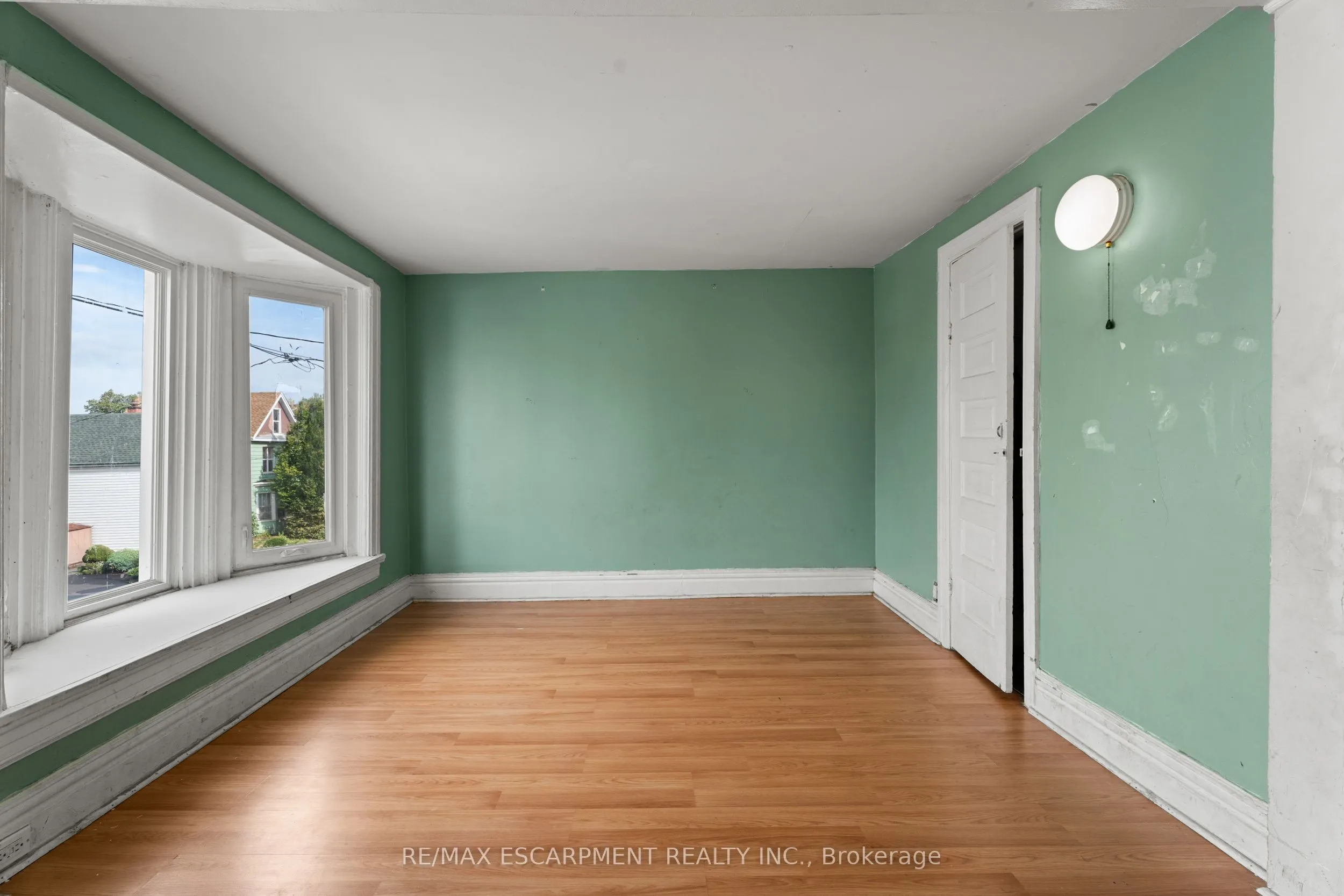 40 Rosemont Avenue