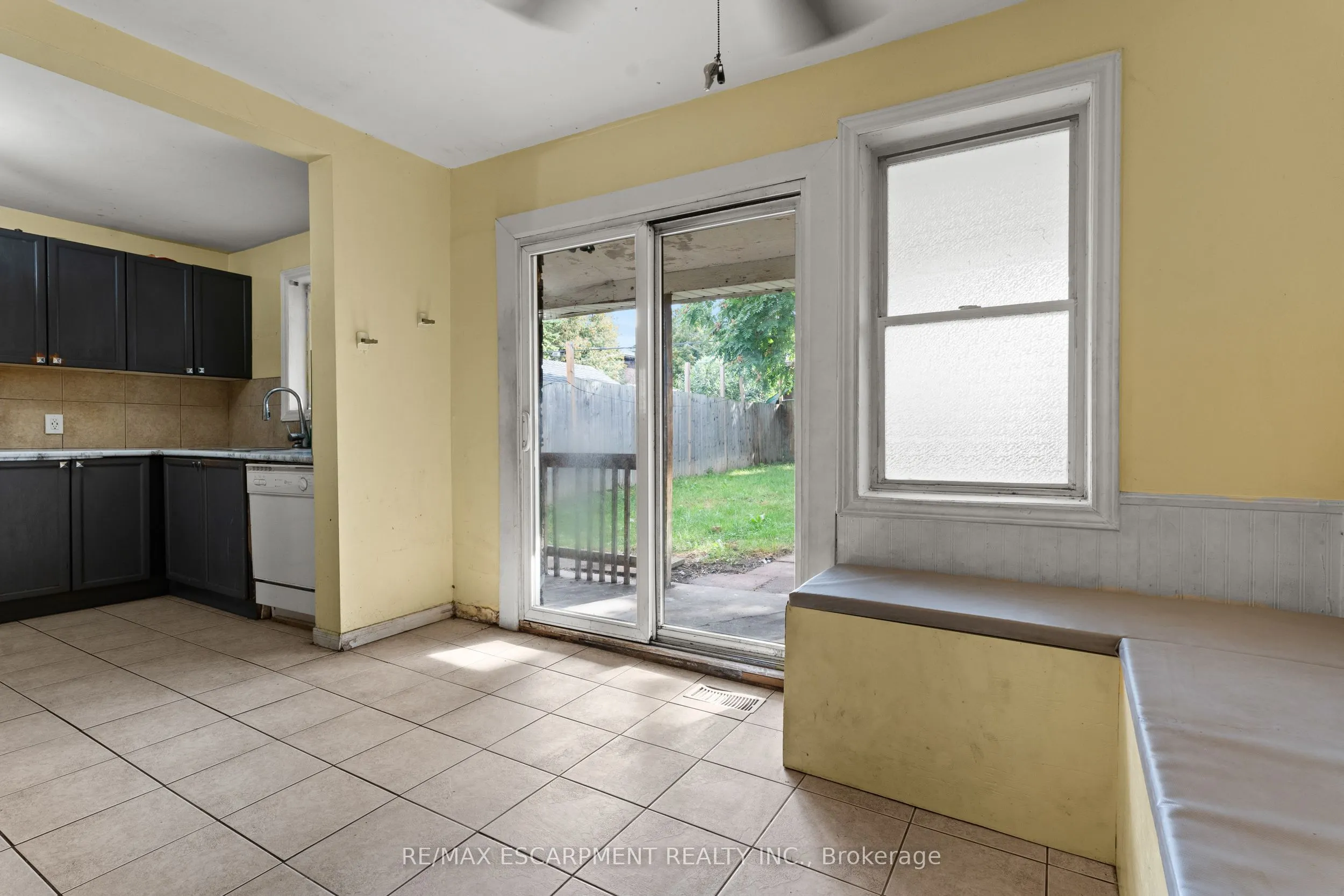40 Rosemont Avenue