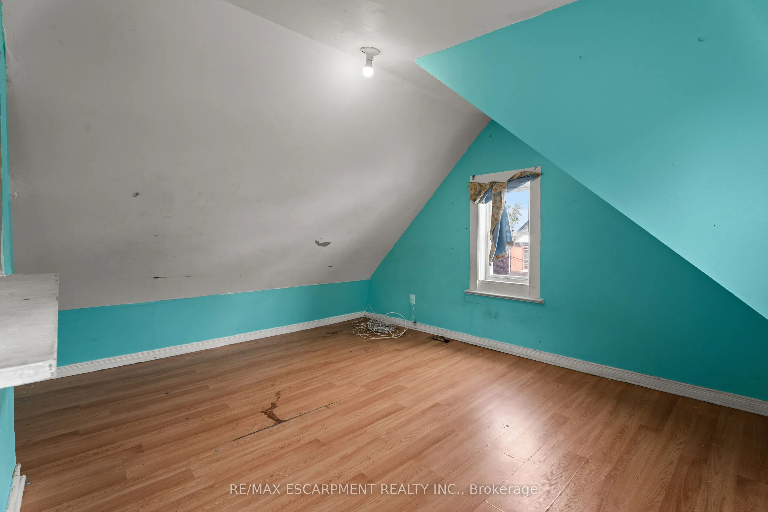 40 Rosemont Avenue
