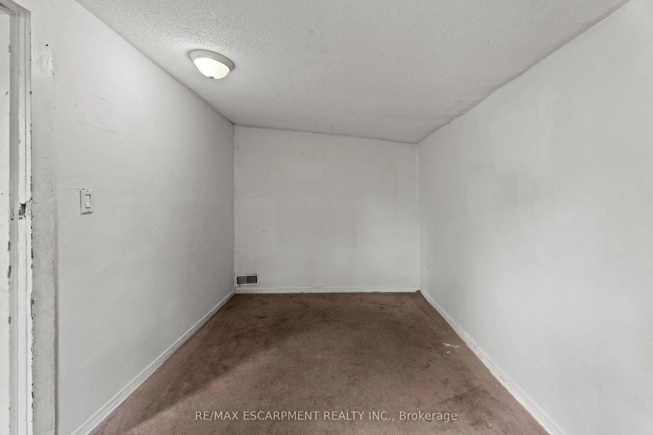 40 Rosemont Avenue