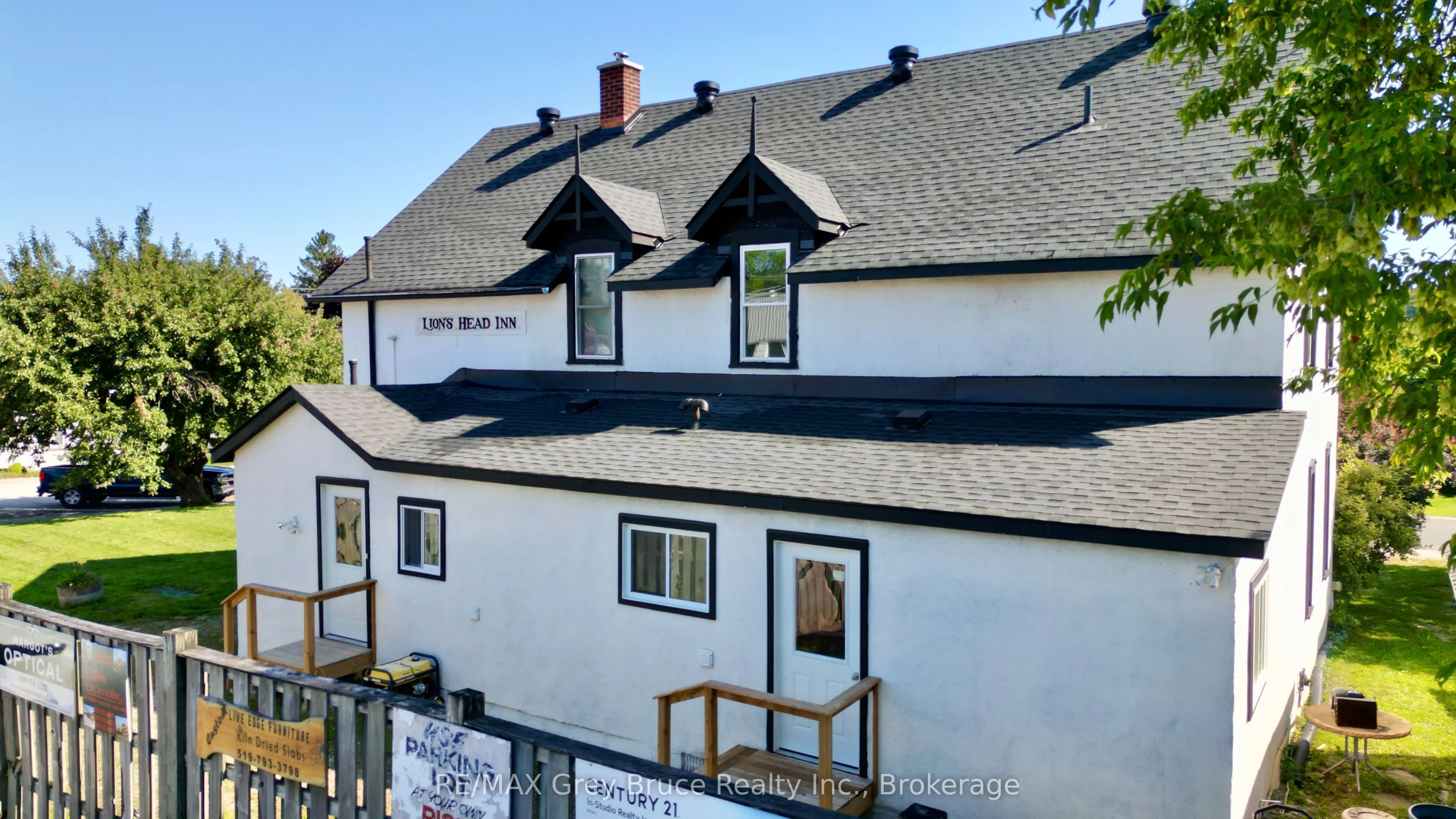 8 Helen Street