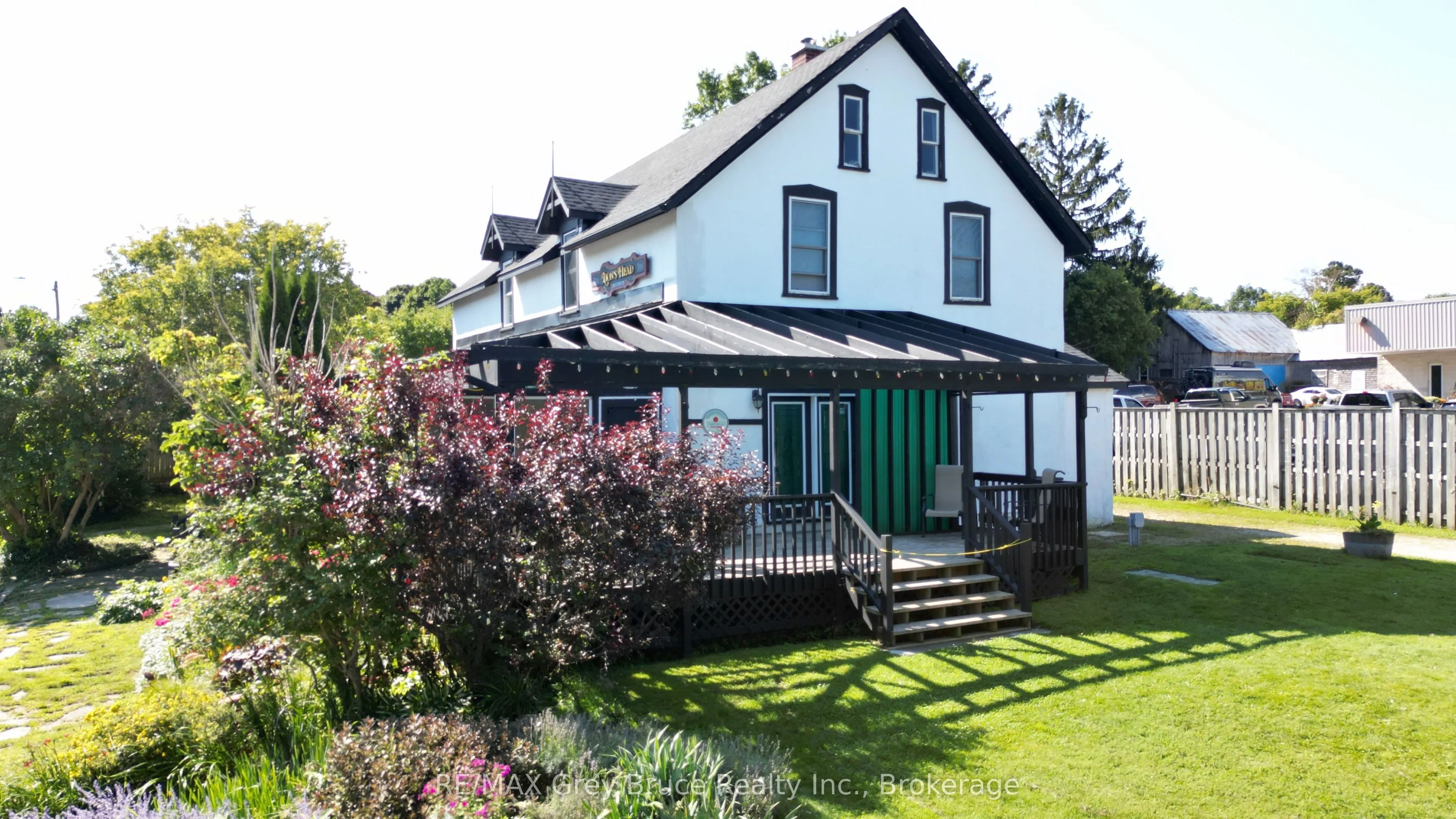 8 Helen Street