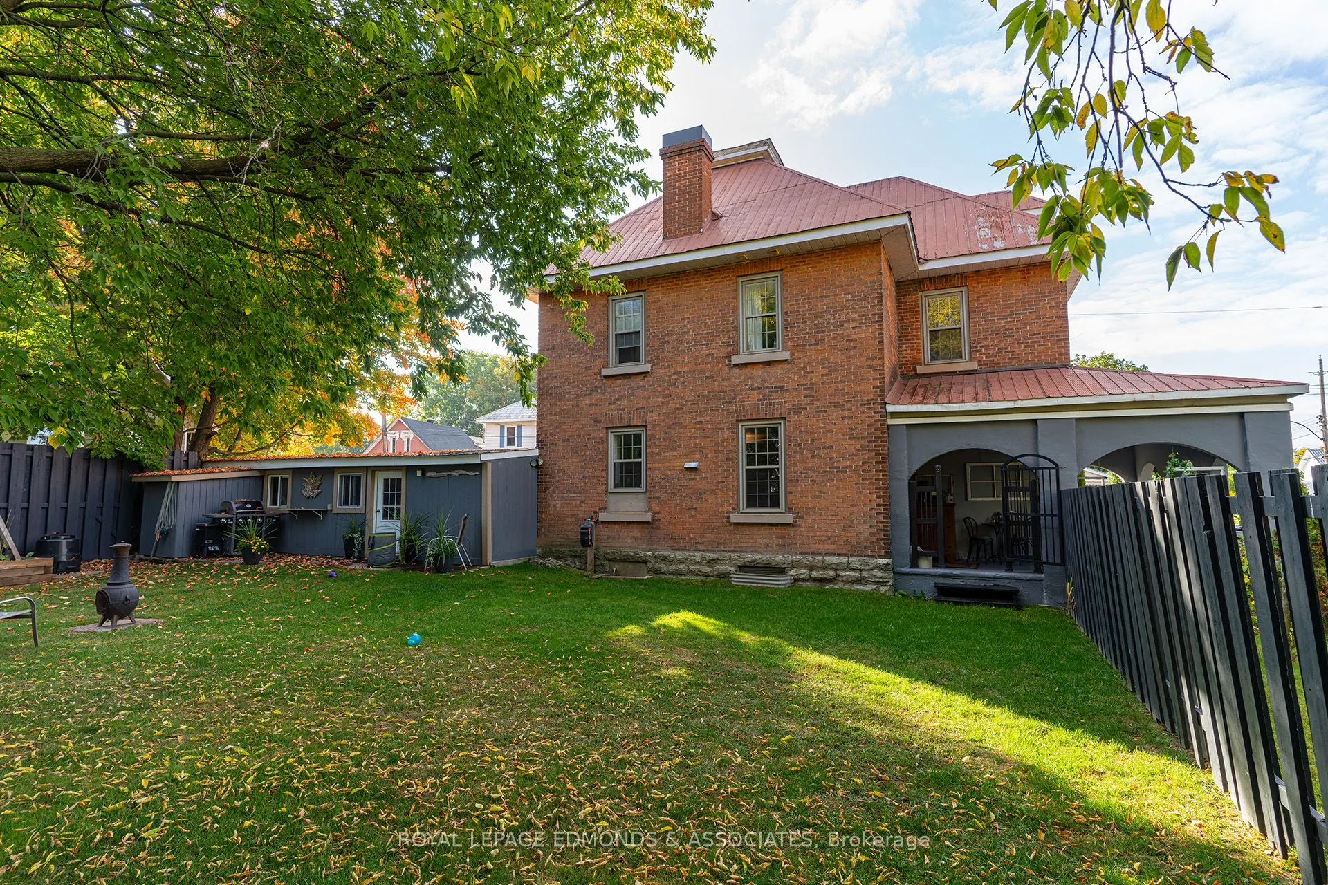 561 Mackay Street