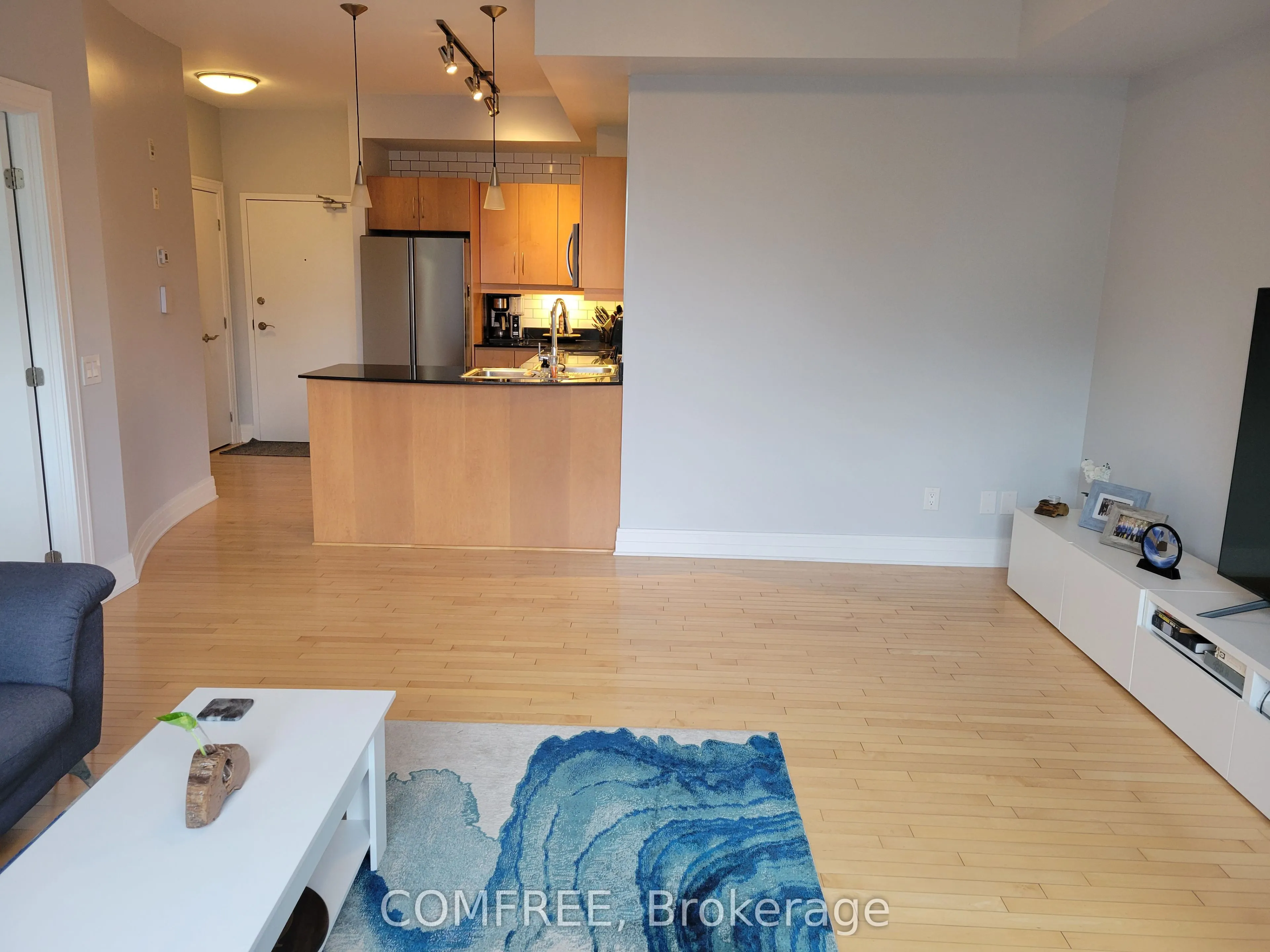 290 Powell Avenue, #302