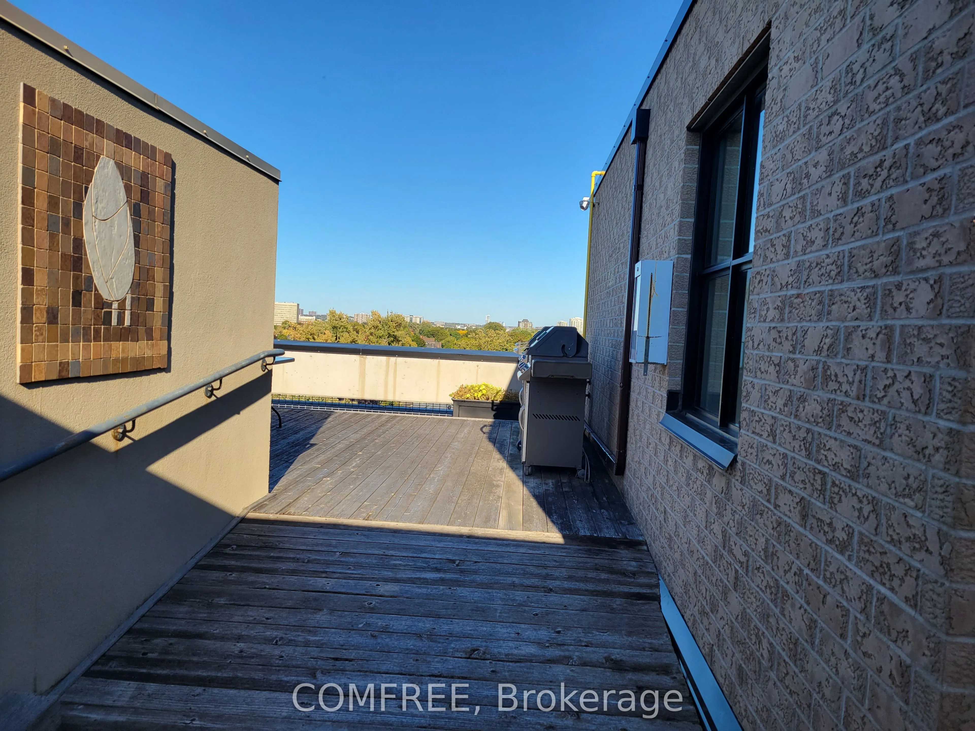 290 Powell Avenue, #302