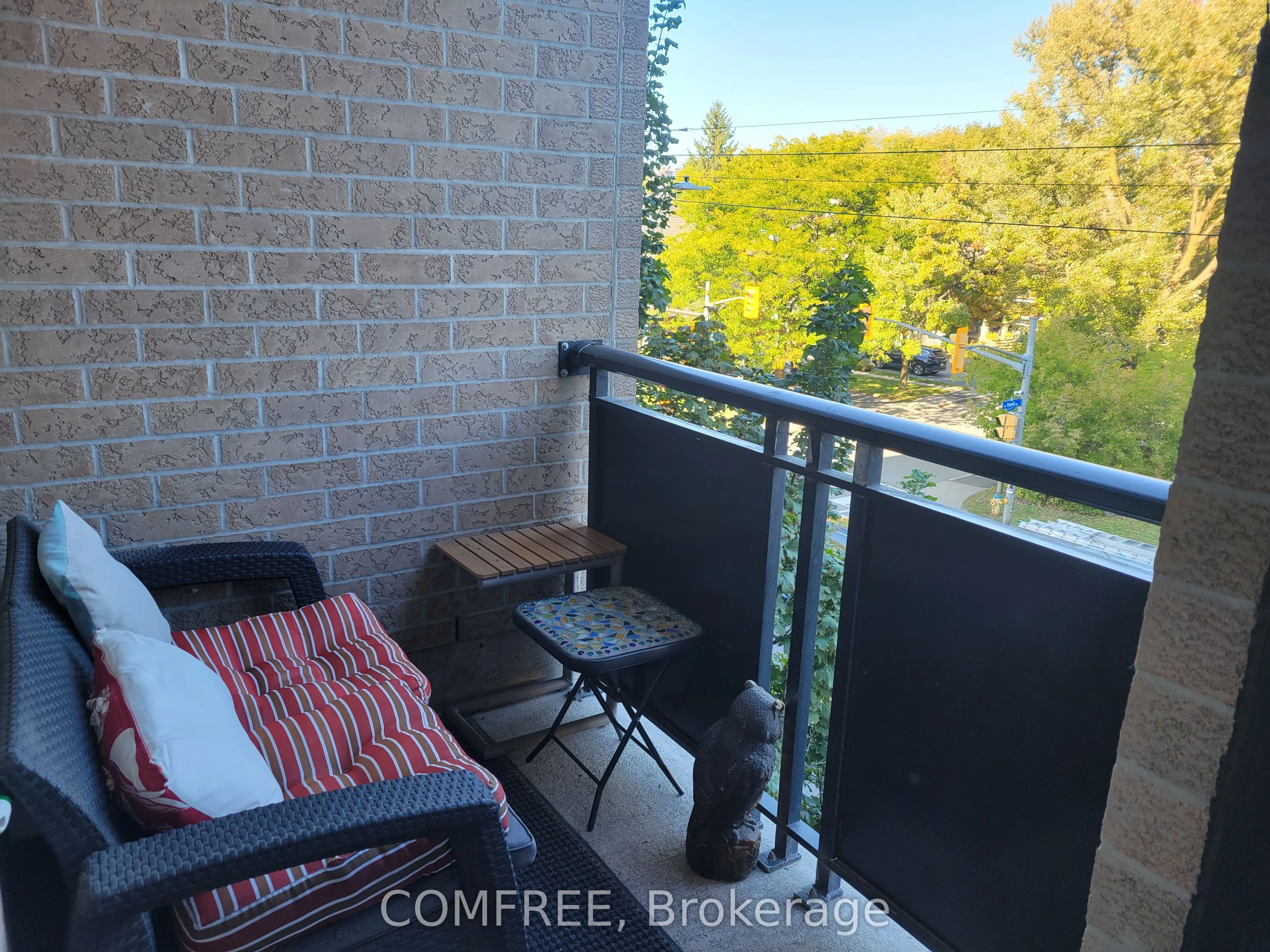 290 Powell Avenue, #302