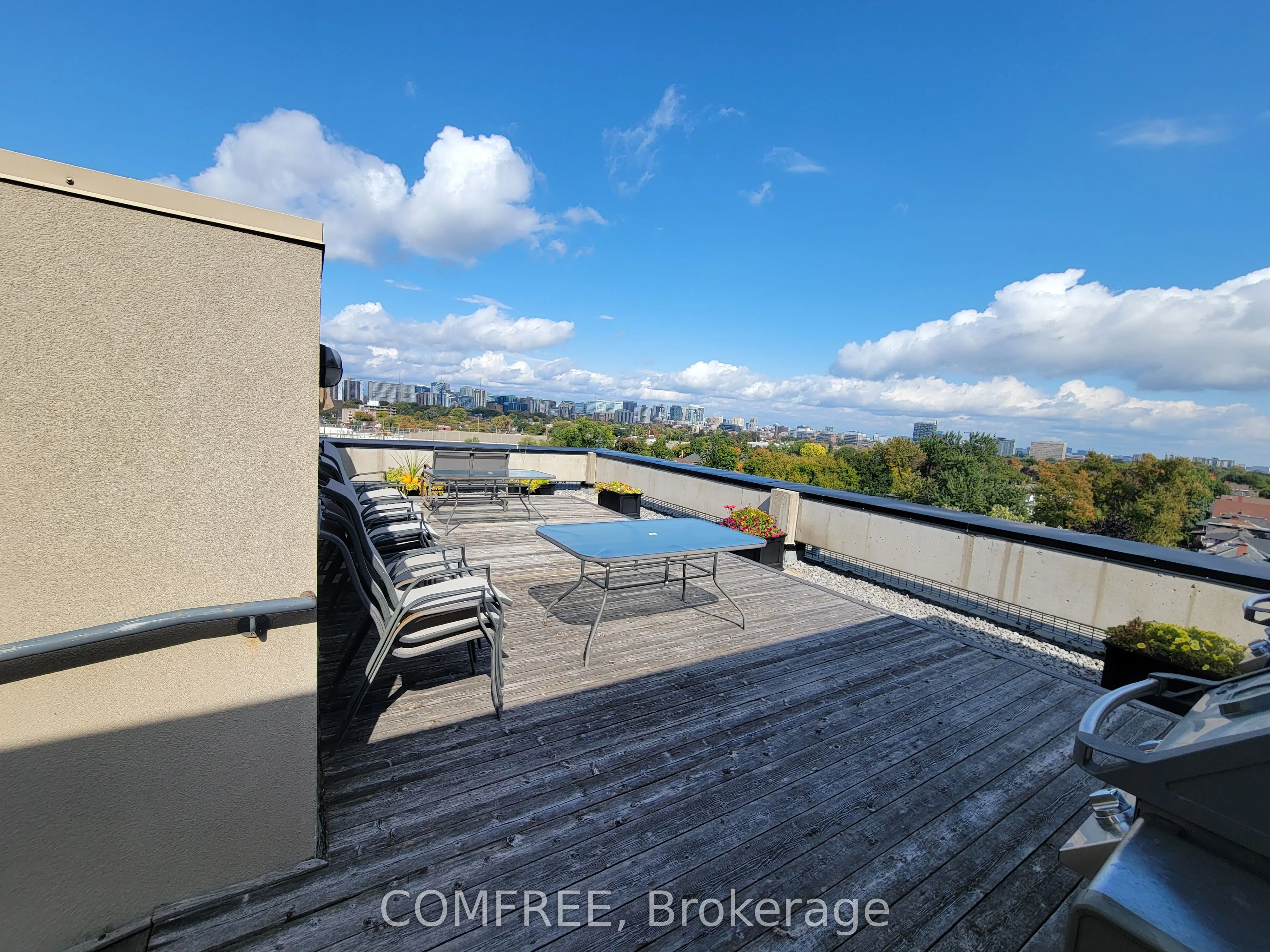 290 Powell Avenue, #302