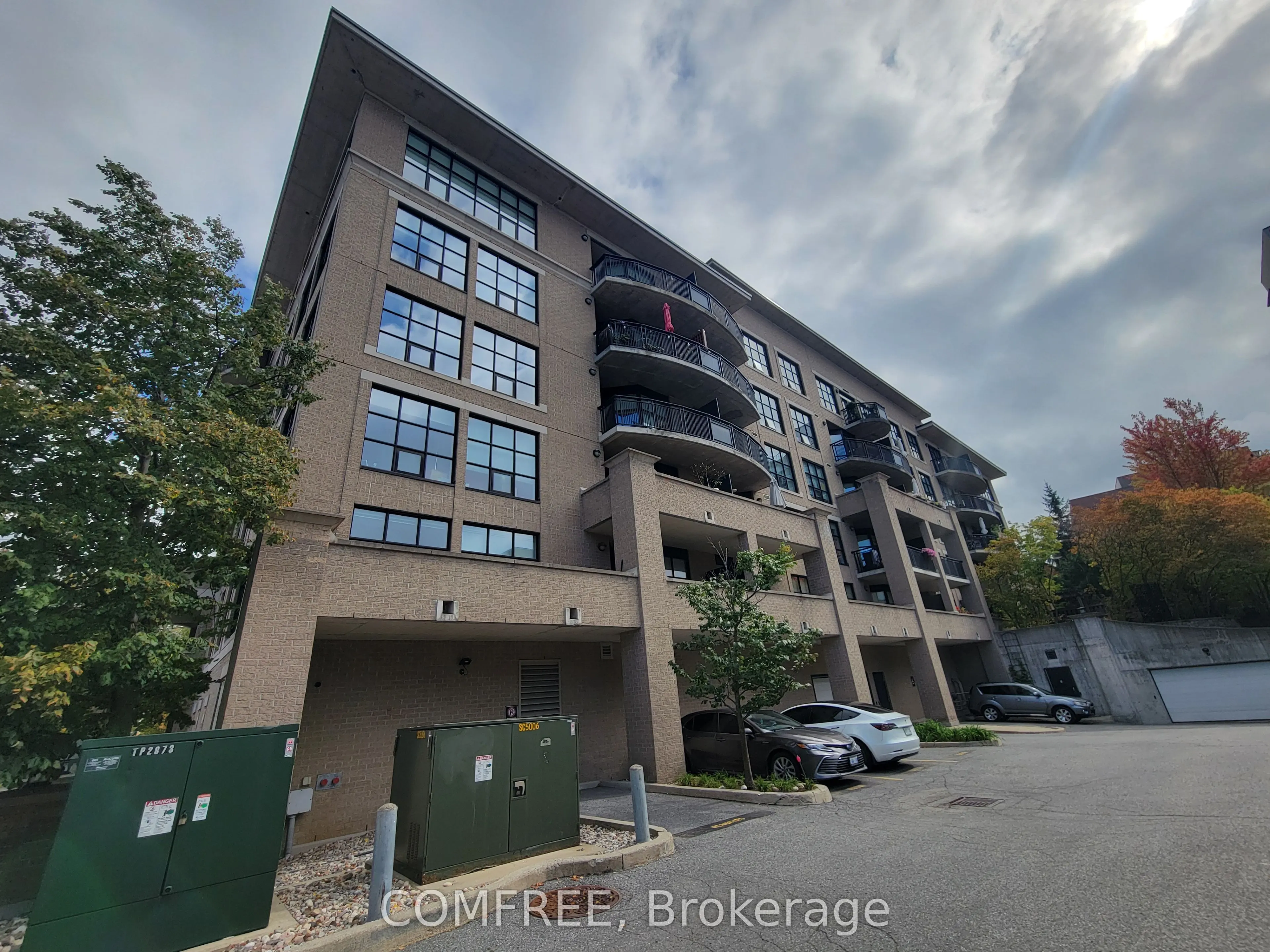 290 Powell Avenue, #302