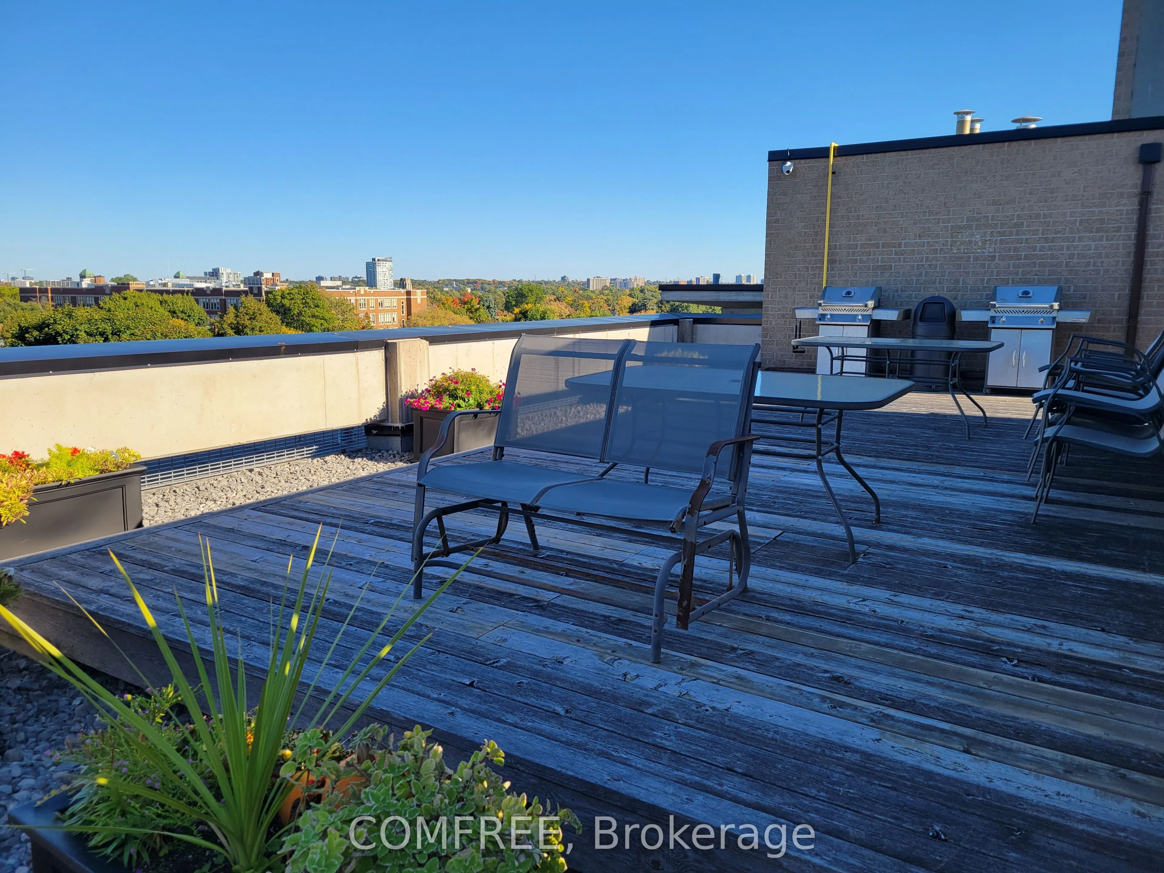 290 Powell Avenue, #302