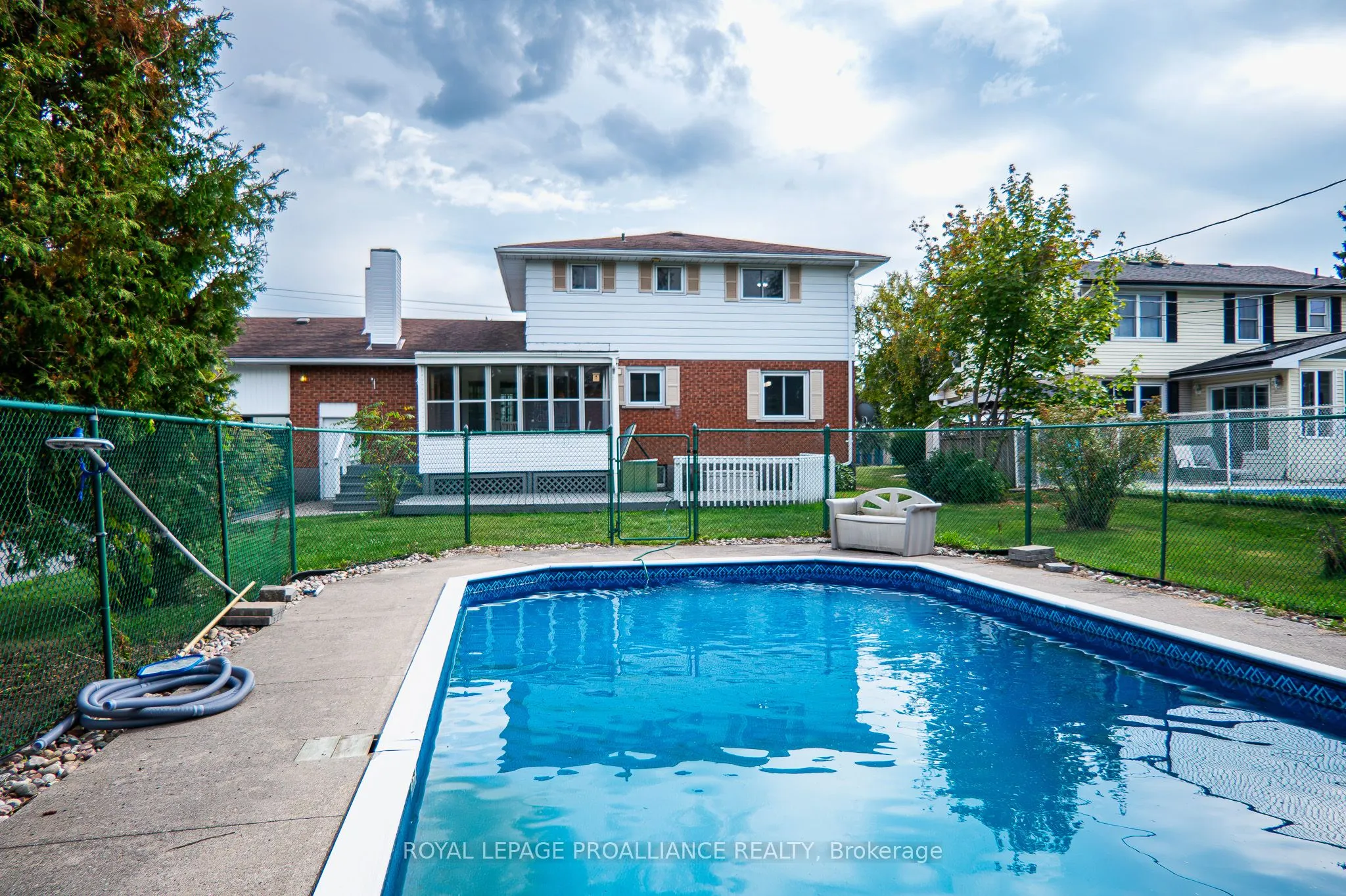 16 Country Club Drive