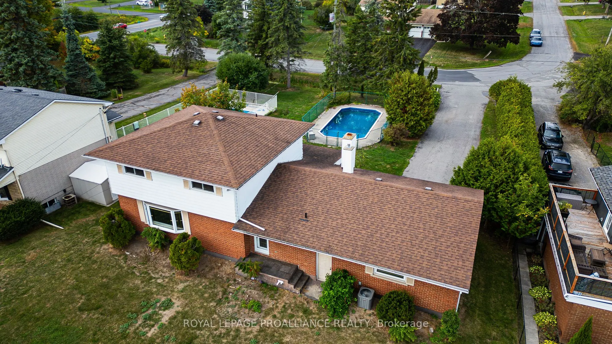 16 Country Club Drive