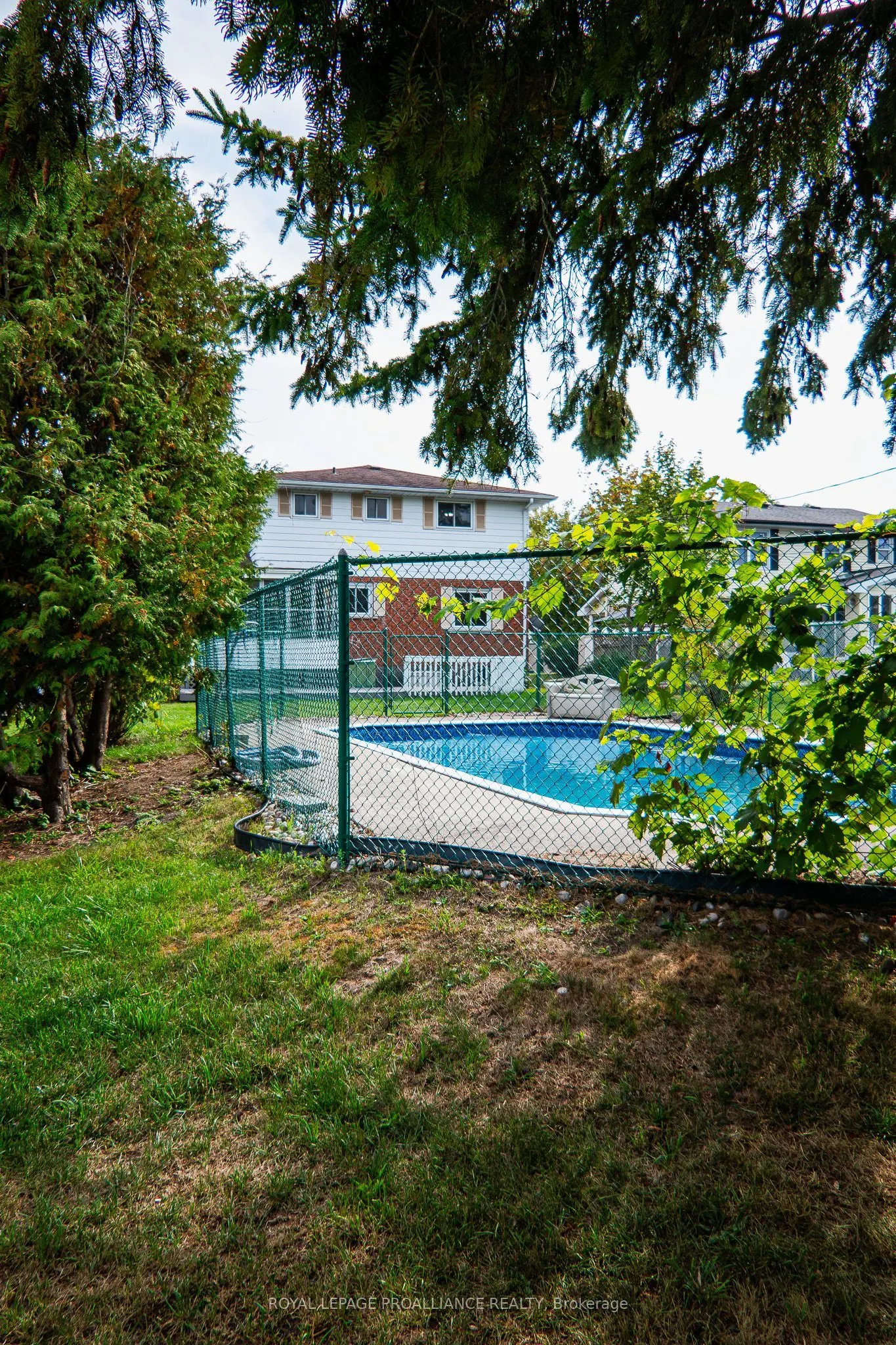 16 Country Club Drive