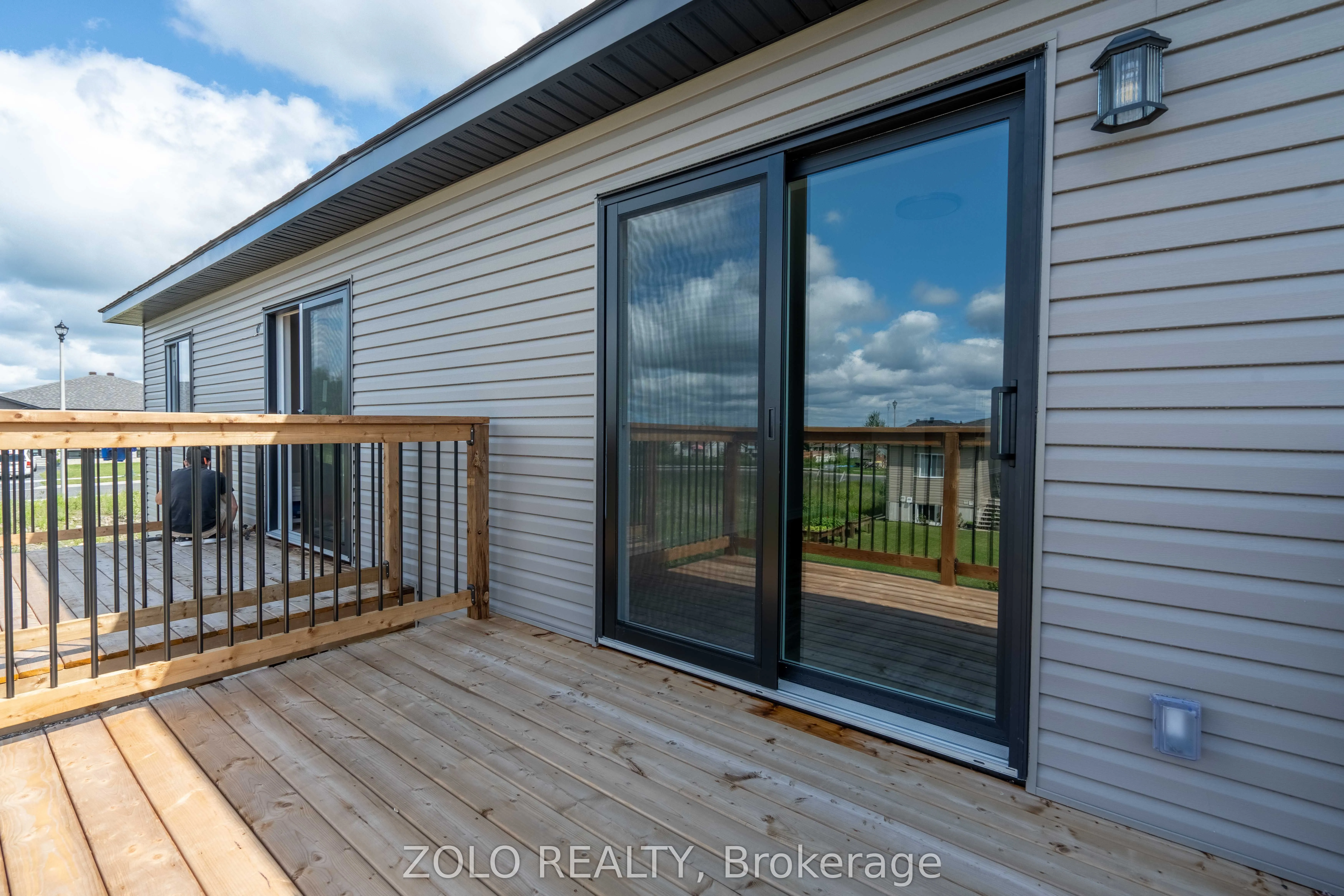 220/220A Ruby Drive