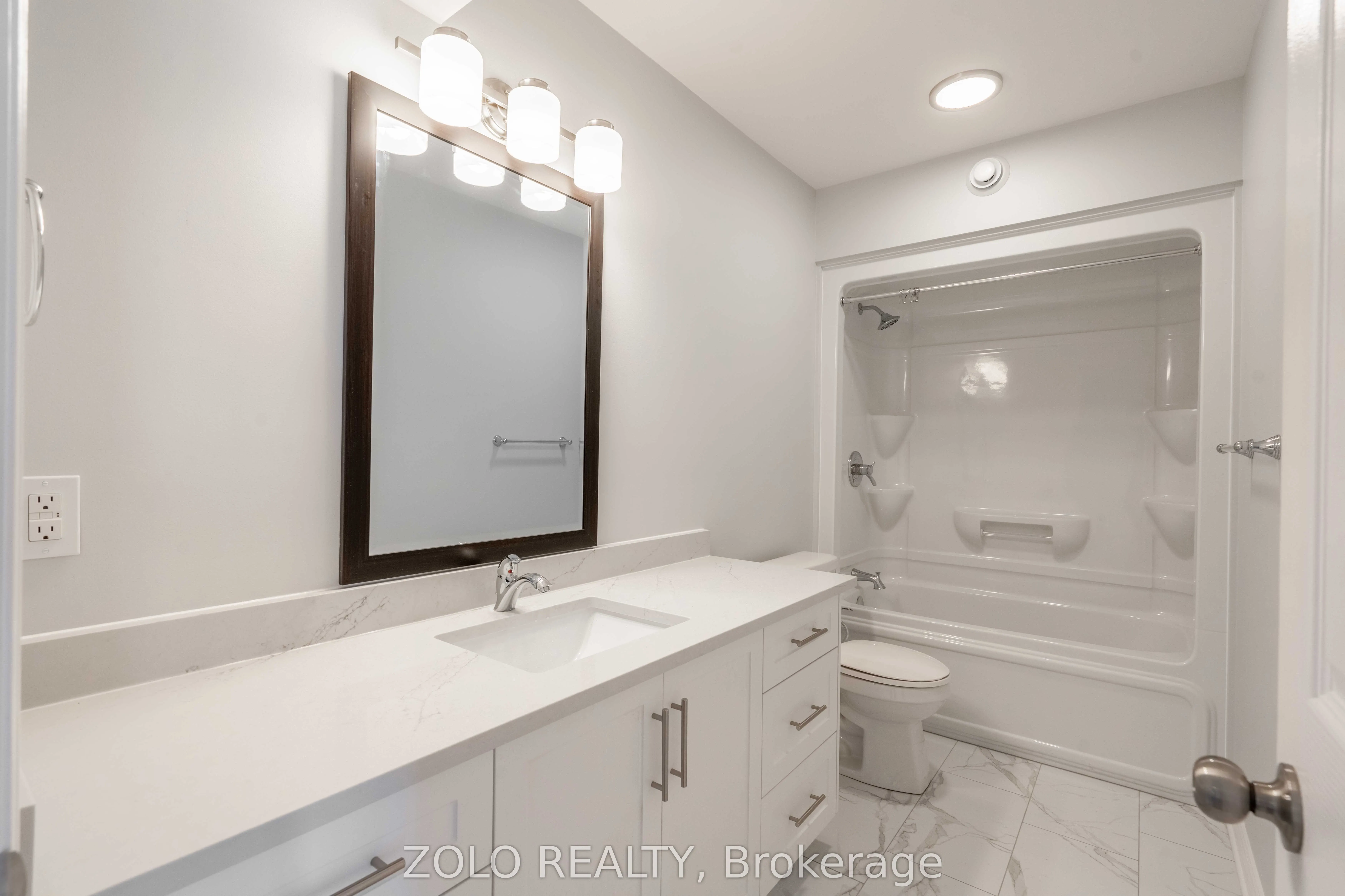 220/220A Ruby Drive